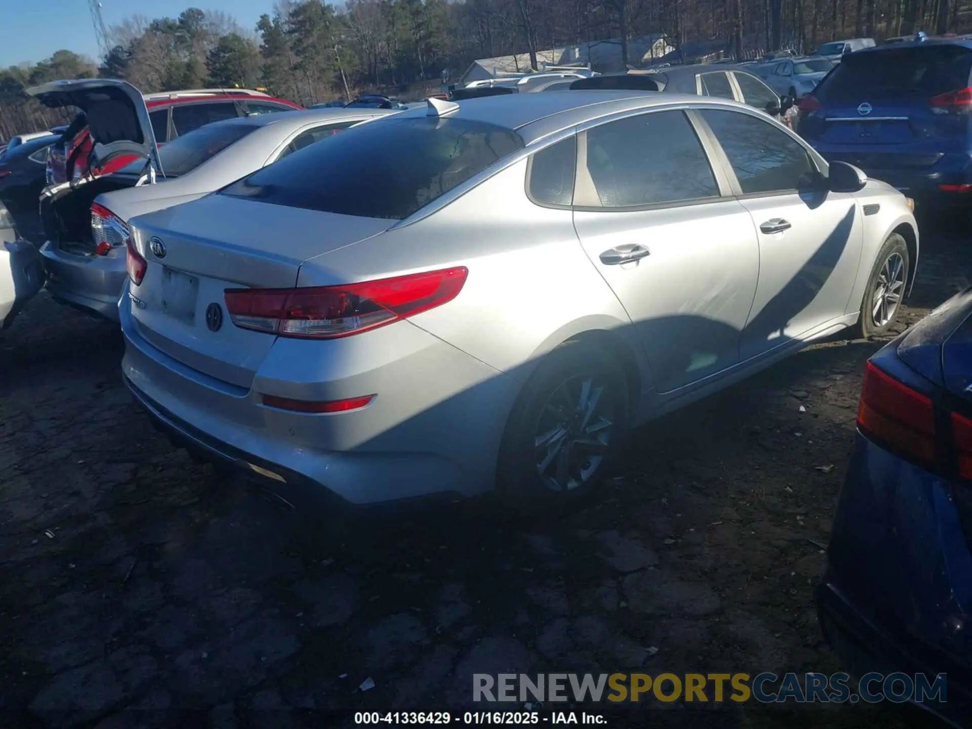 4 Photograph of a damaged car 5XXGT4L3XKG317871 KIA OPTIMA 2019