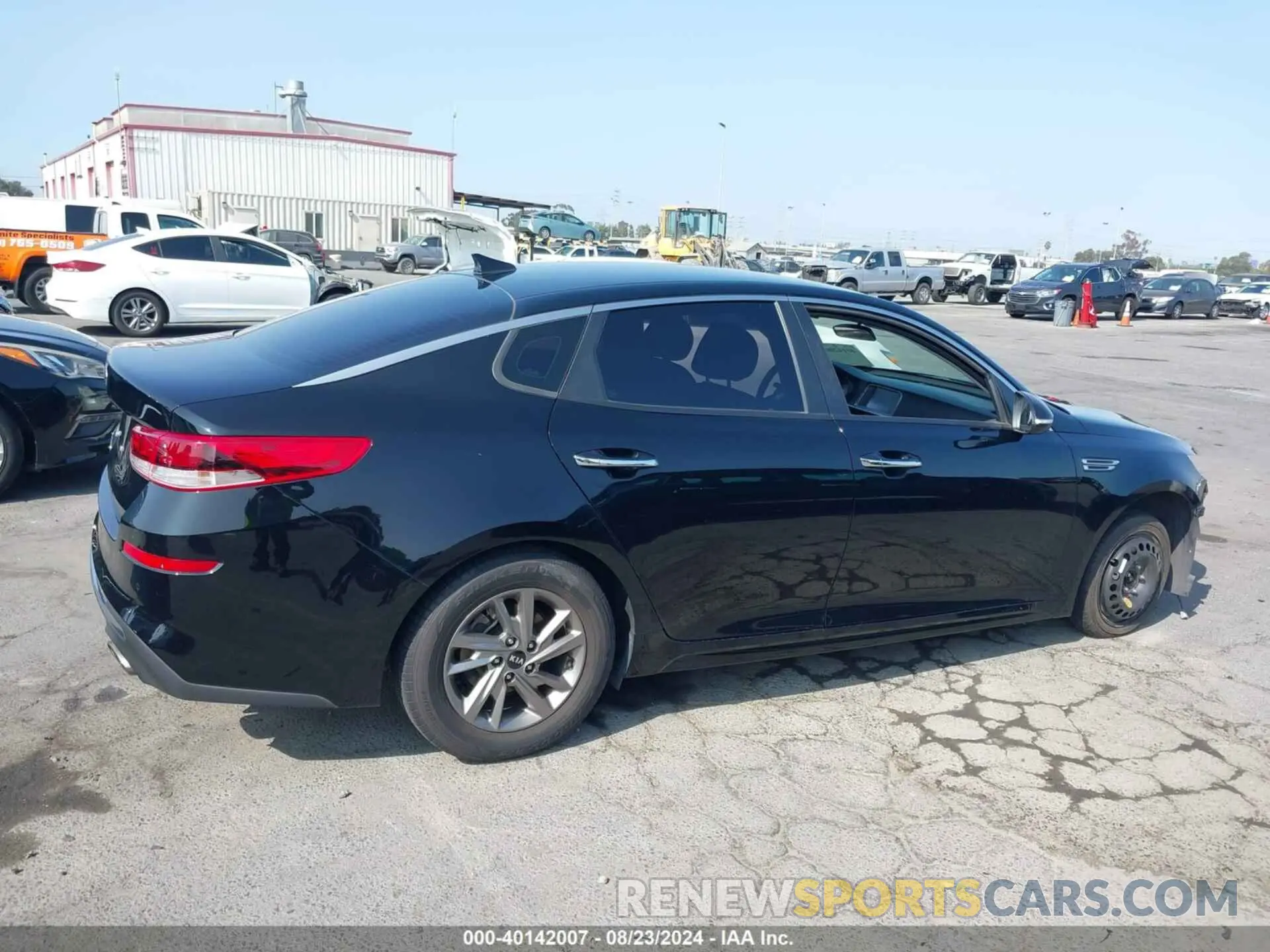 14 Photograph of a damaged car 5XXGT4L3XKG318051 KIA OPTIMA 2019