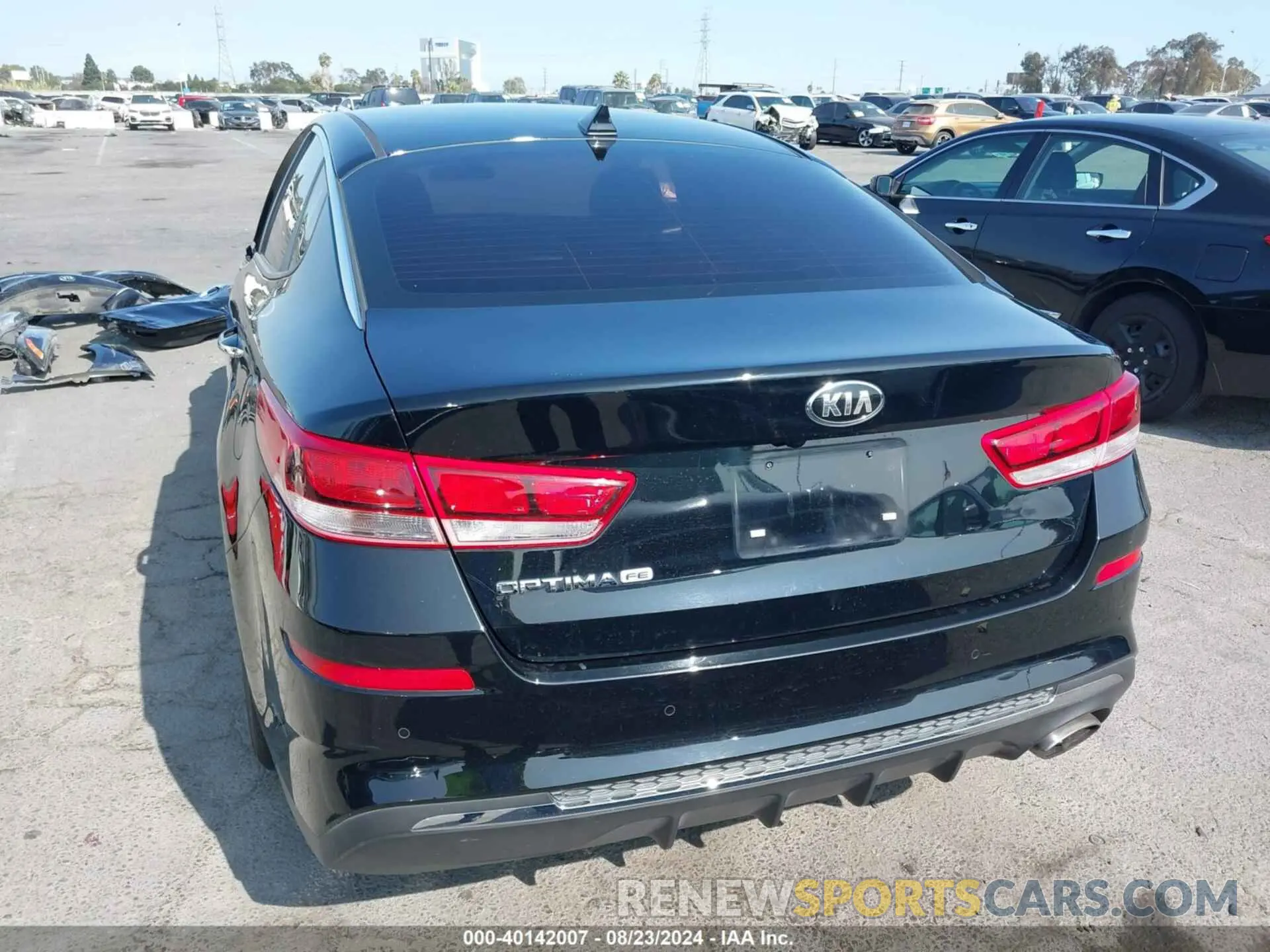 17 Photograph of a damaged car 5XXGT4L3XKG318051 KIA OPTIMA 2019