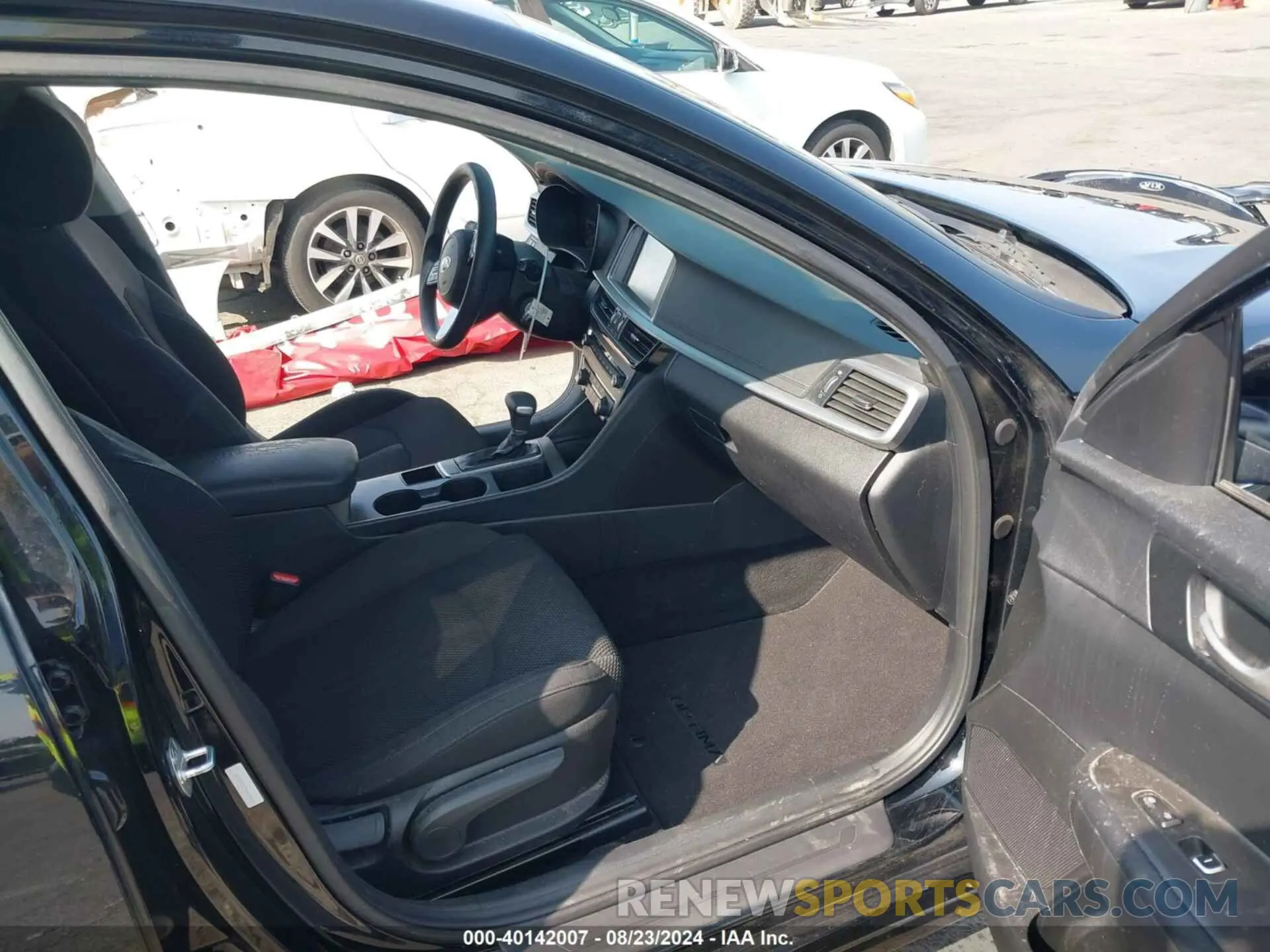 5 Photograph of a damaged car 5XXGT4L3XKG318051 KIA OPTIMA 2019