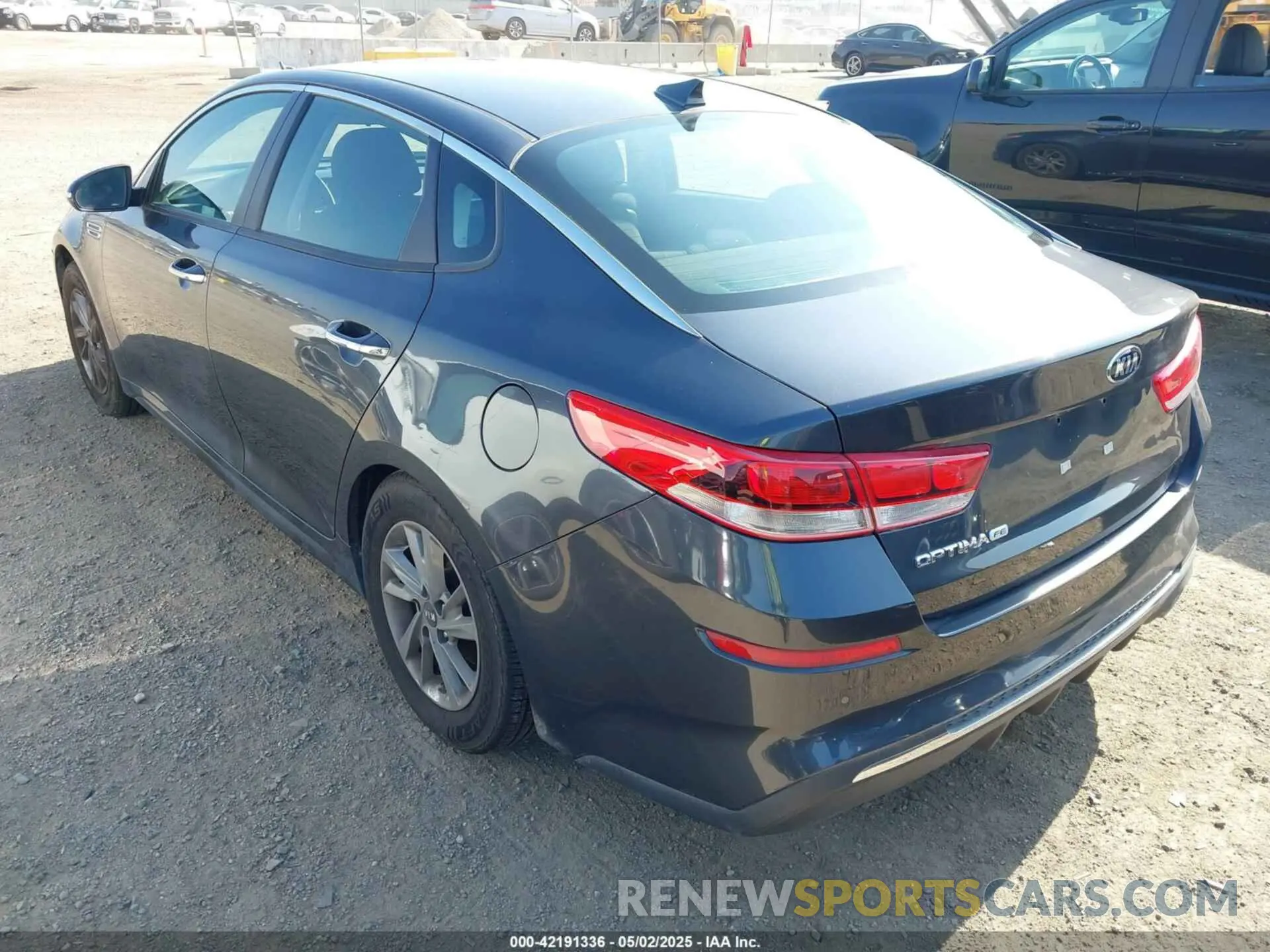 3 Photograph of a damaged car 5XXGT4L3XKG322262 KIA OPTIMA 2019