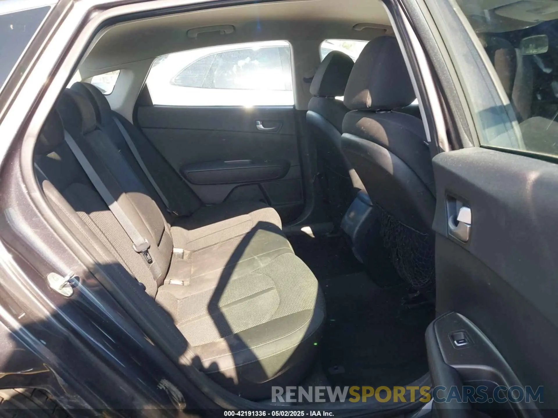 8 Photograph of a damaged car 5XXGT4L3XKG322262 KIA OPTIMA 2019