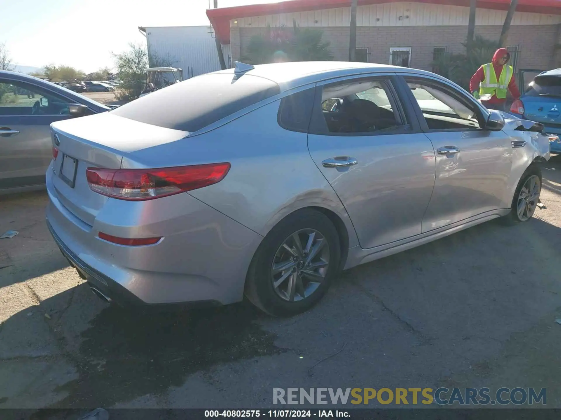 4 Photograph of a damaged car 5XXGT4L3XKG334945 KIA OPTIMA 2019