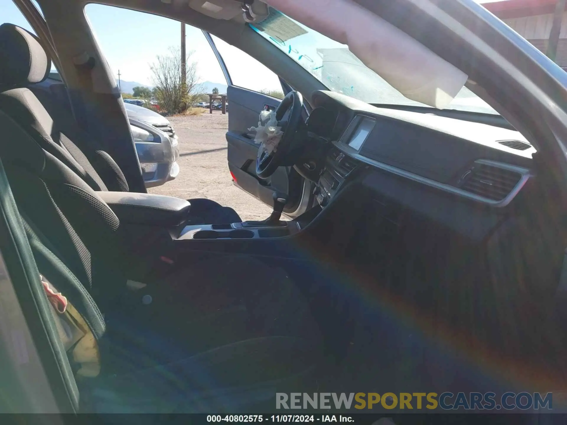 5 Photograph of a damaged car 5XXGT4L3XKG334945 KIA OPTIMA 2019