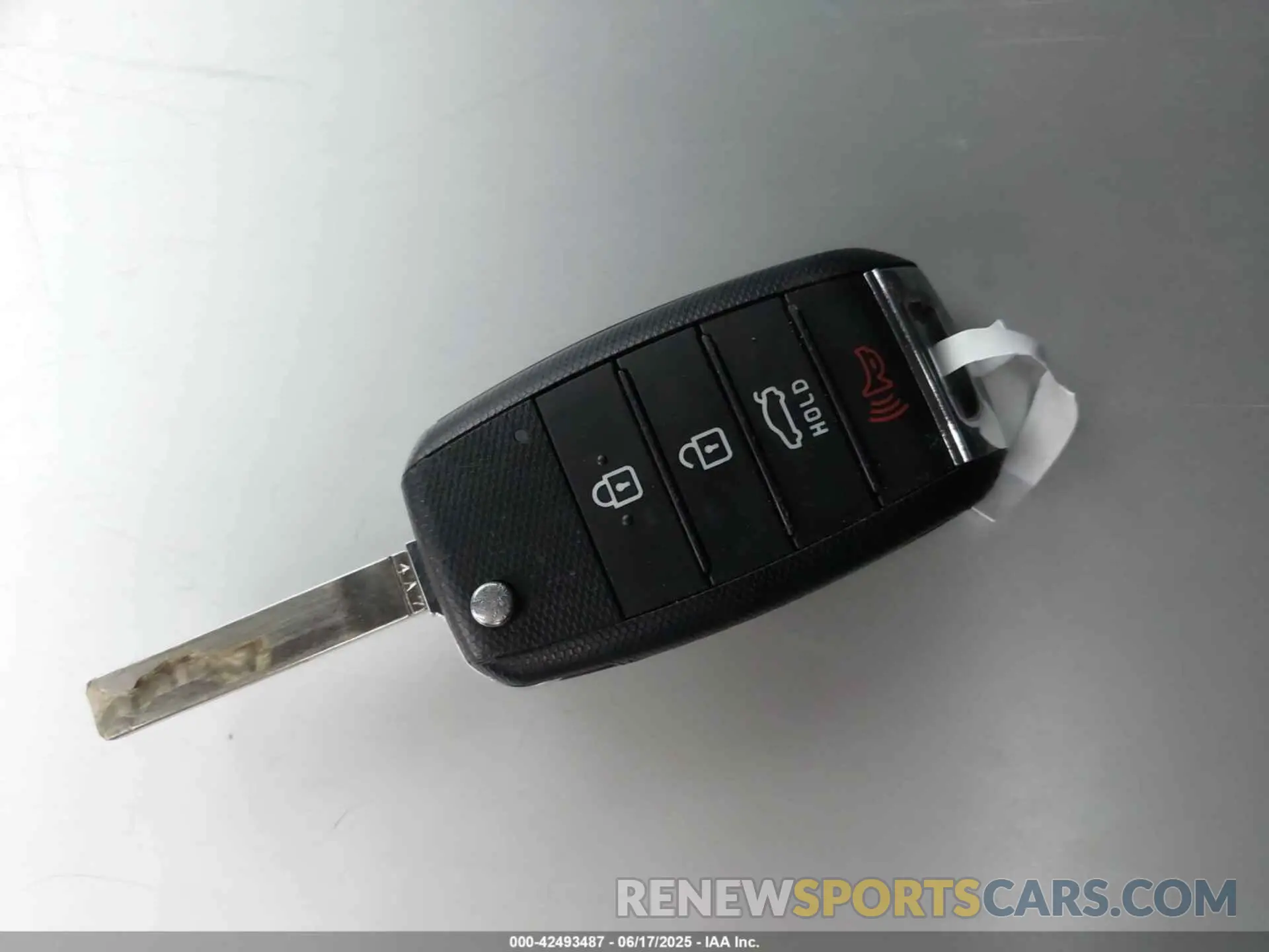 11 Photograph of a damaged car 5XXGT4L3XKG335769 KIA OPTIMA 2019