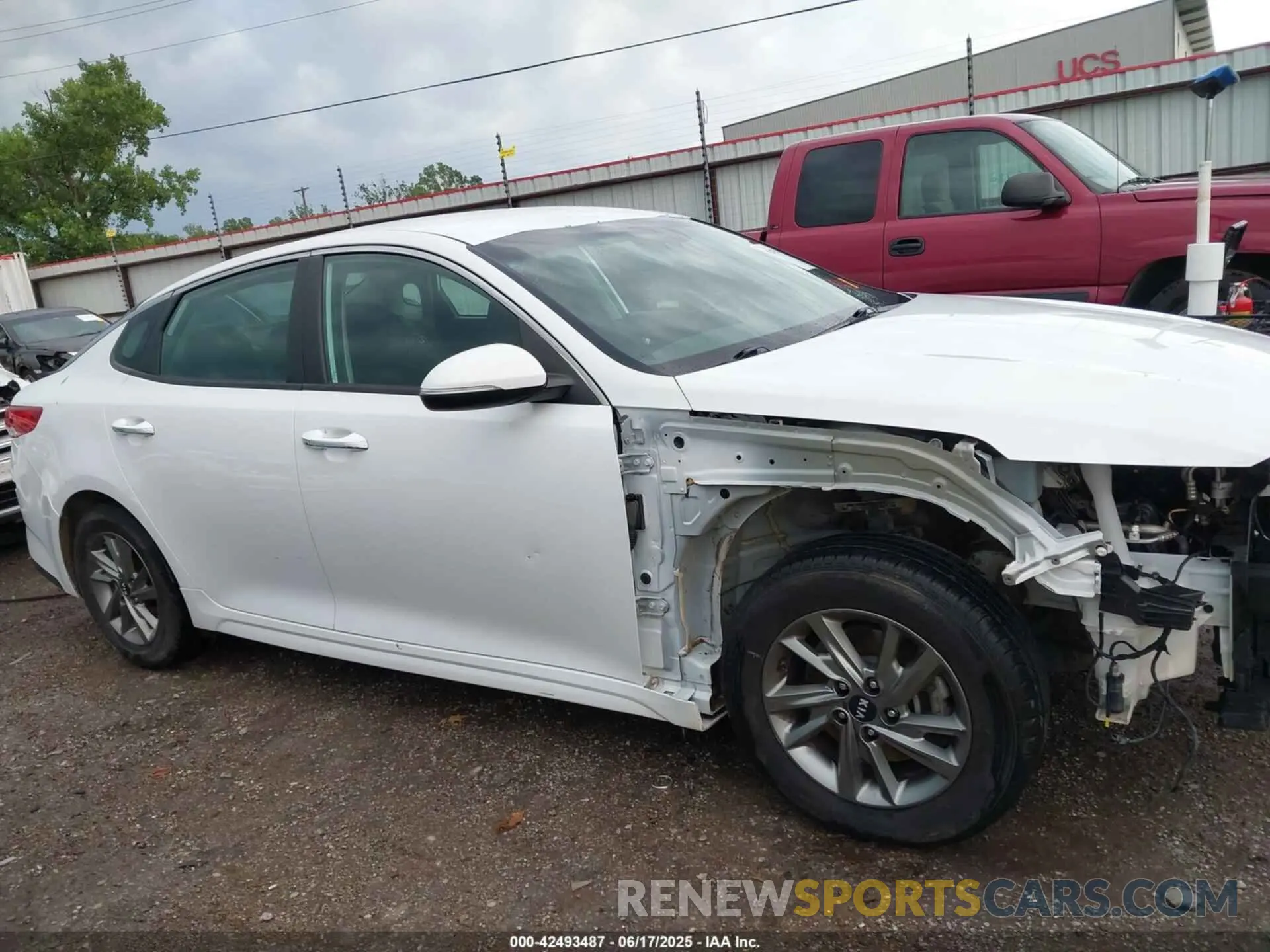 14 Photograph of a damaged car 5XXGT4L3XKG335769 KIA OPTIMA 2019