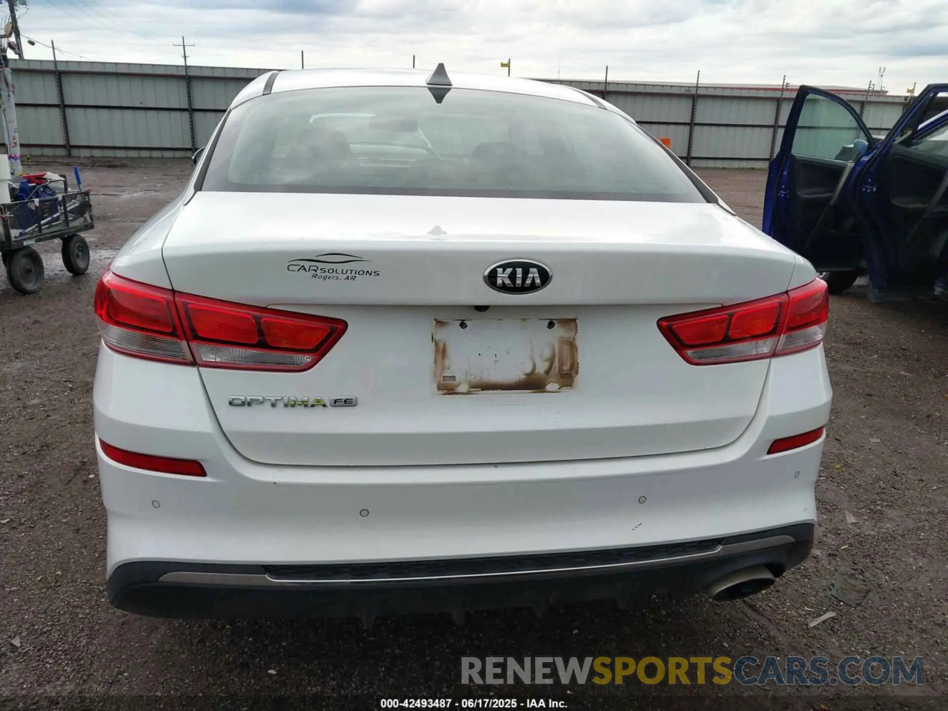 17 Photograph of a damaged car 5XXGT4L3XKG335769 KIA OPTIMA 2019