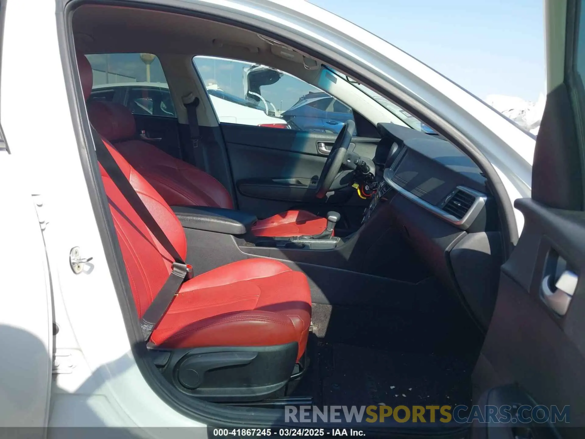 5 Photograph of a damaged car 5XXGT4L3XKG336419 KIA OPTIMA 2019