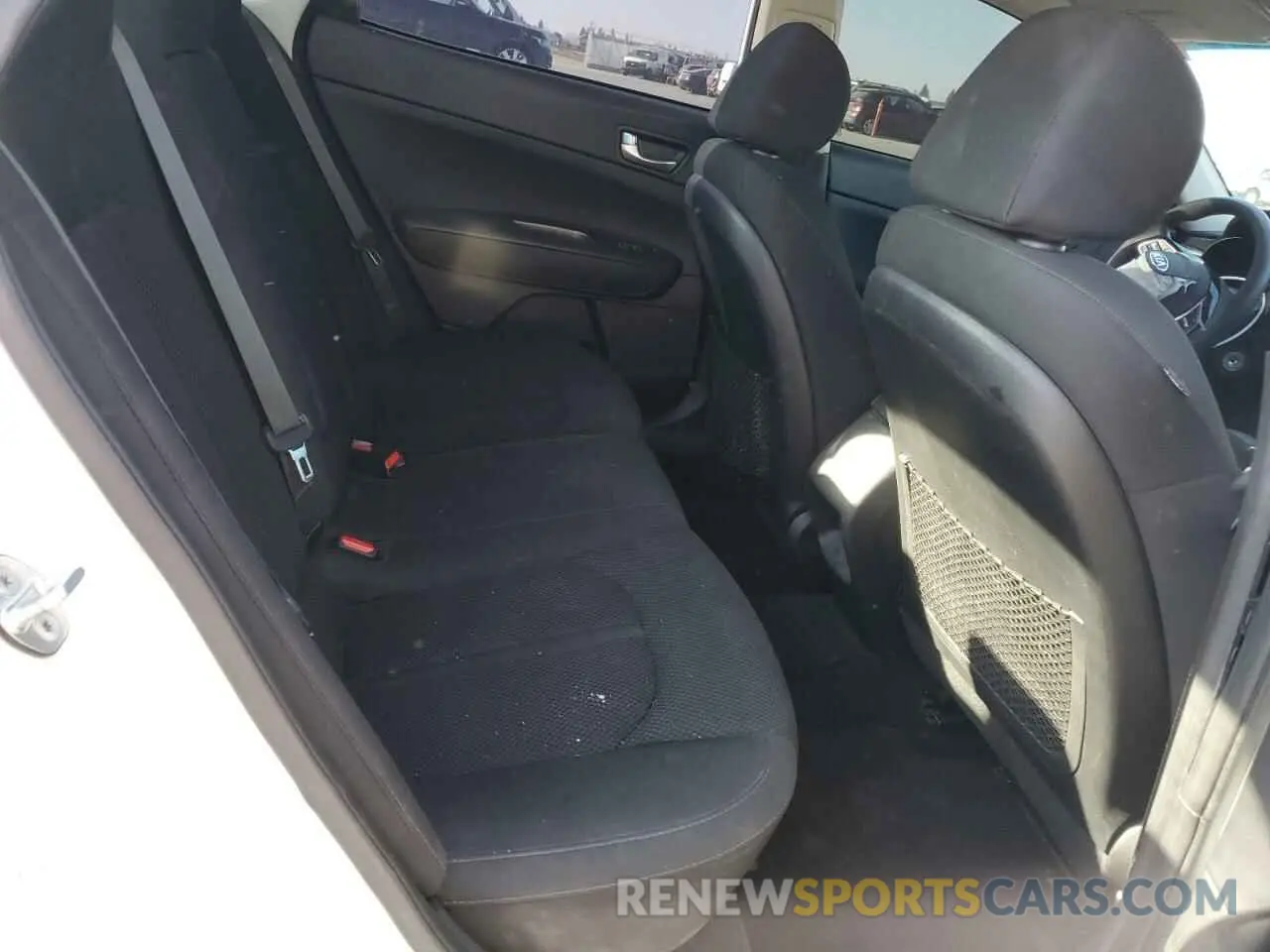 10 Photograph of a damaged car 5XXGT4L3XKG336436 KIA OPTIMA 2019