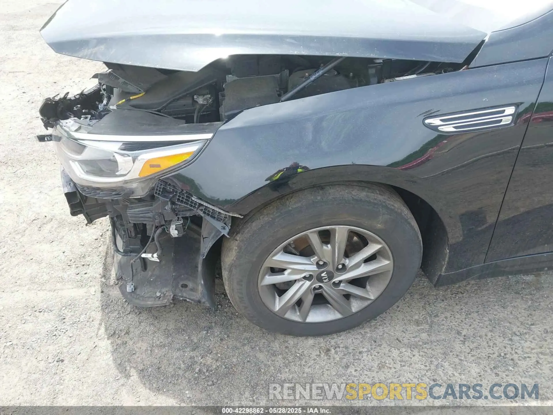 18 Photograph of a damaged car 5XXGT4L3XKG339496 KIA OPTIMA 2019