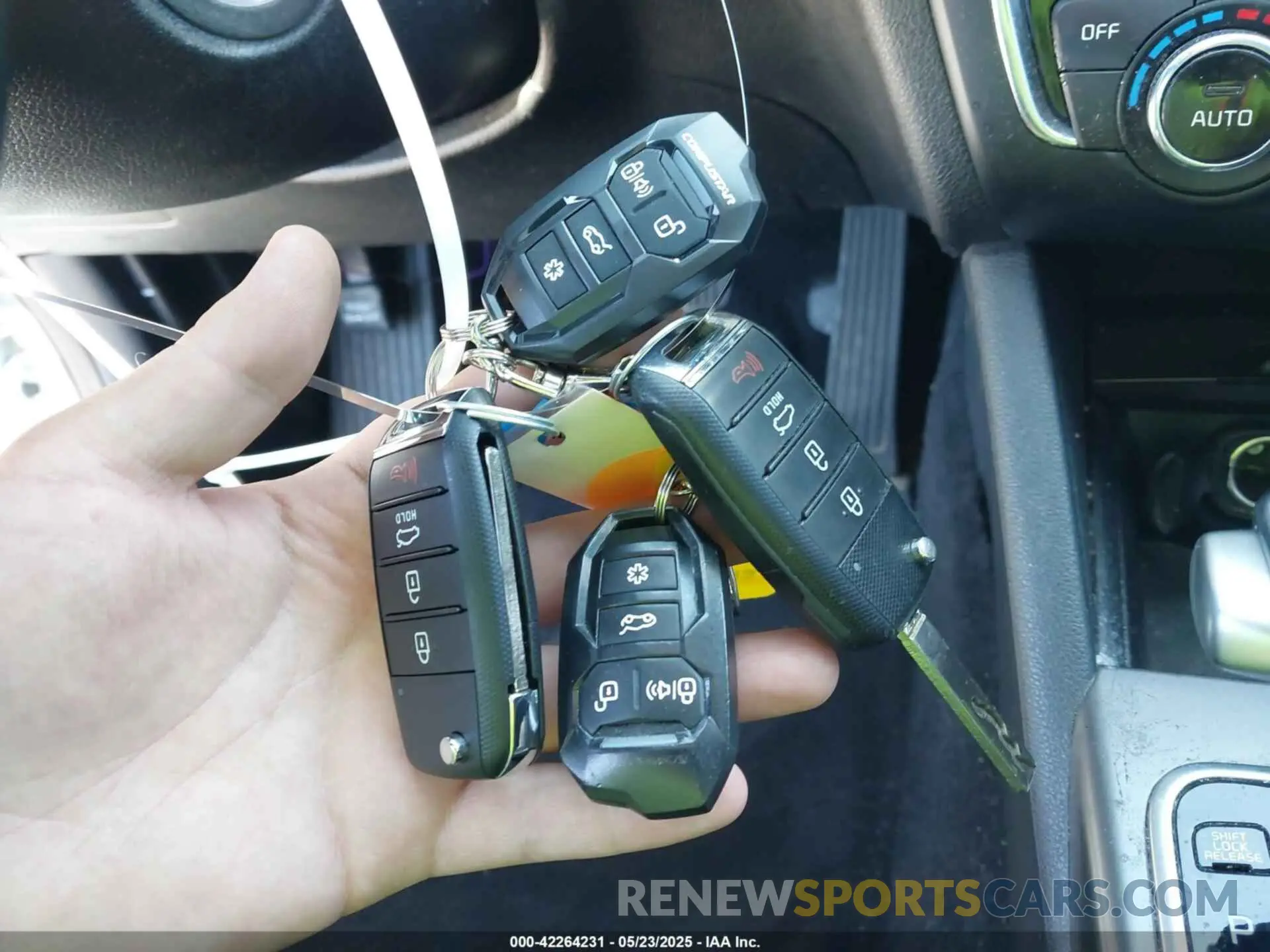 11 Photograph of a damaged car 5XXGT4L3XKG339594 KIA OPTIMA 2019
