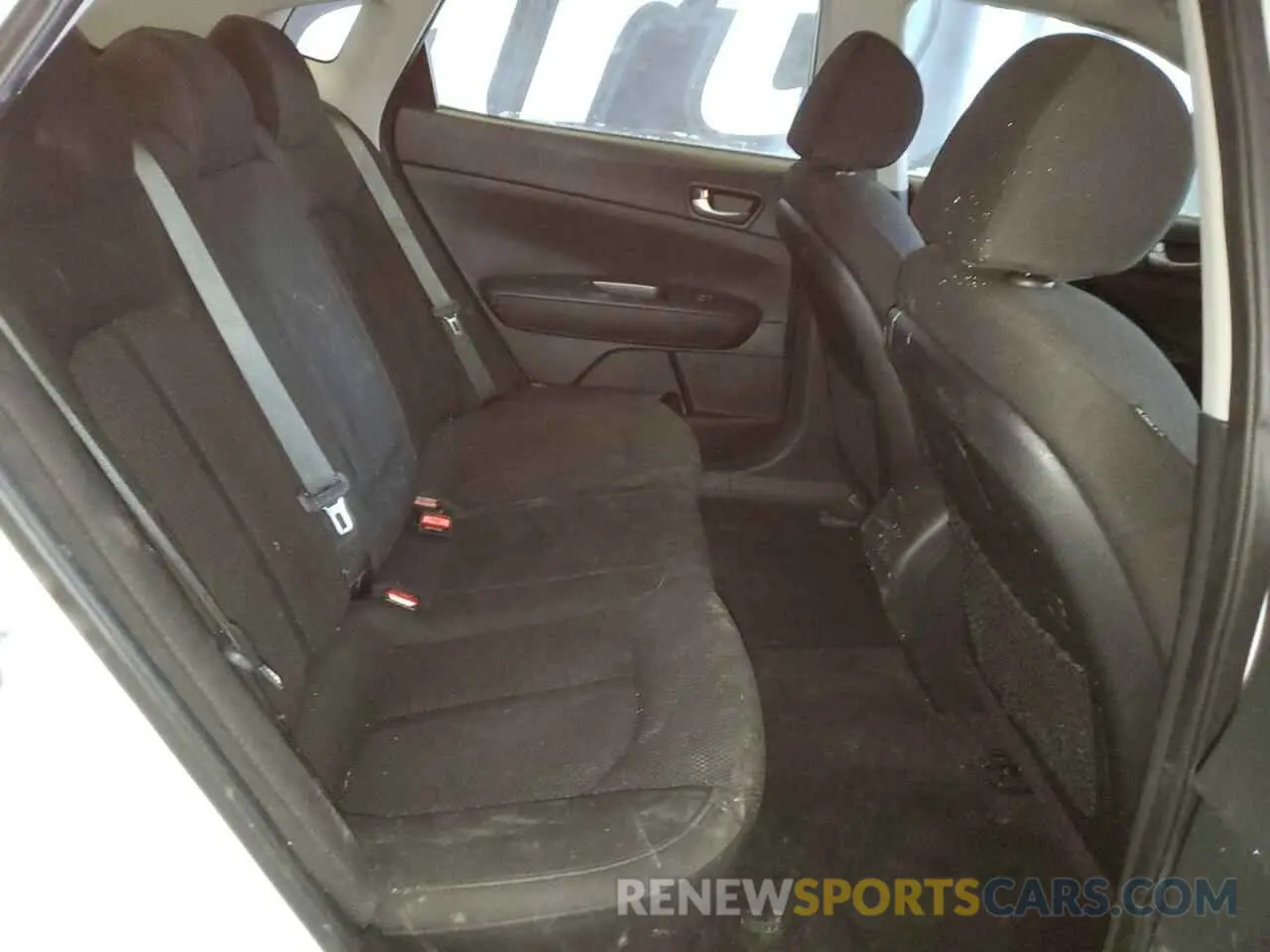 10 Photograph of a damaged car 5XXGT4L3XKG341622 KIA OPTIMA 2019