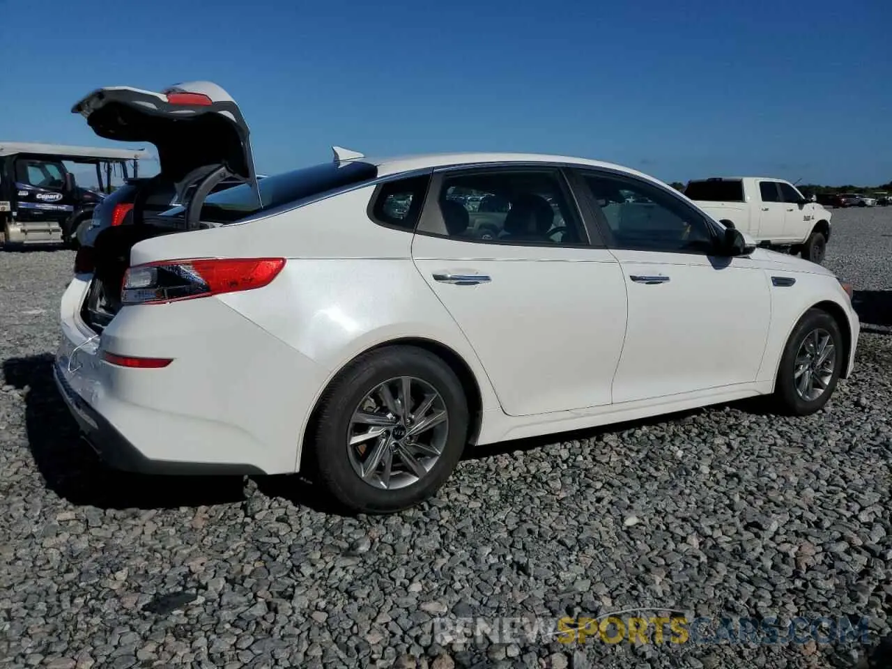 3 Photograph of a damaged car 5XXGT4L3XKG345072 KIA OPTIMA 2019