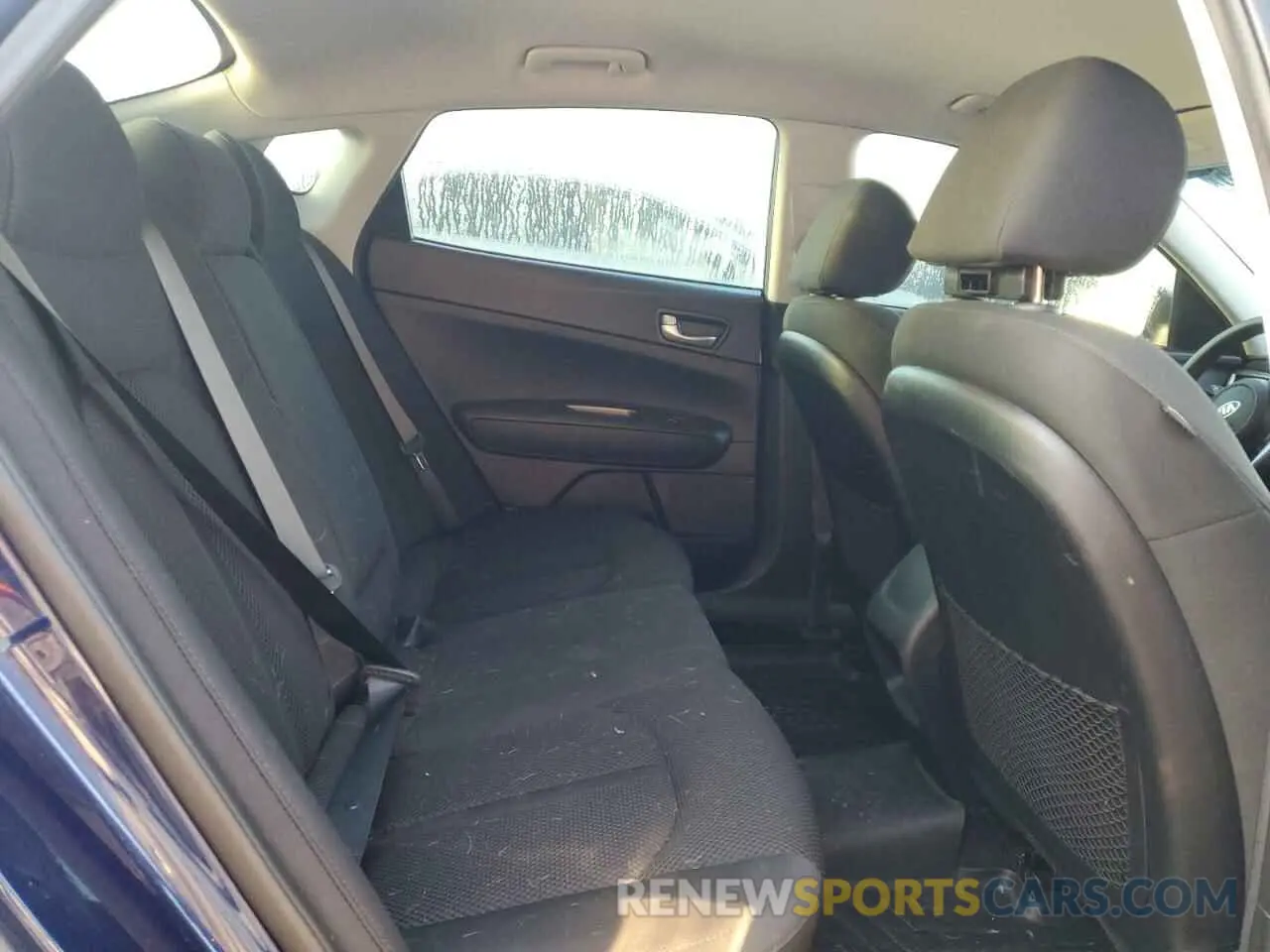 10 Photograph of a damaged car 5XXGT4L3XKG356203 KIA OPTIMA 2019