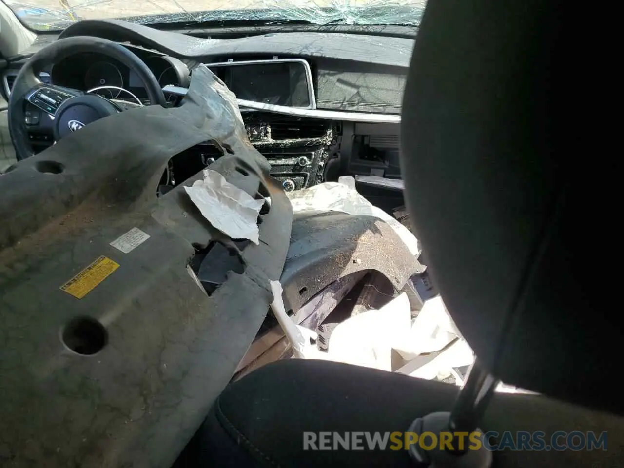 8 Photograph of a damaged car 5XXGT4L3XKG356671 KIA OPTIMA 2019