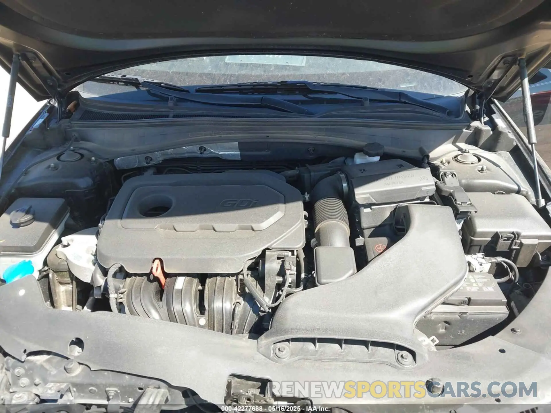 10 Photograph of a damaged car 5XXGT4L3XKG367735 KIA OPTIMA 2019