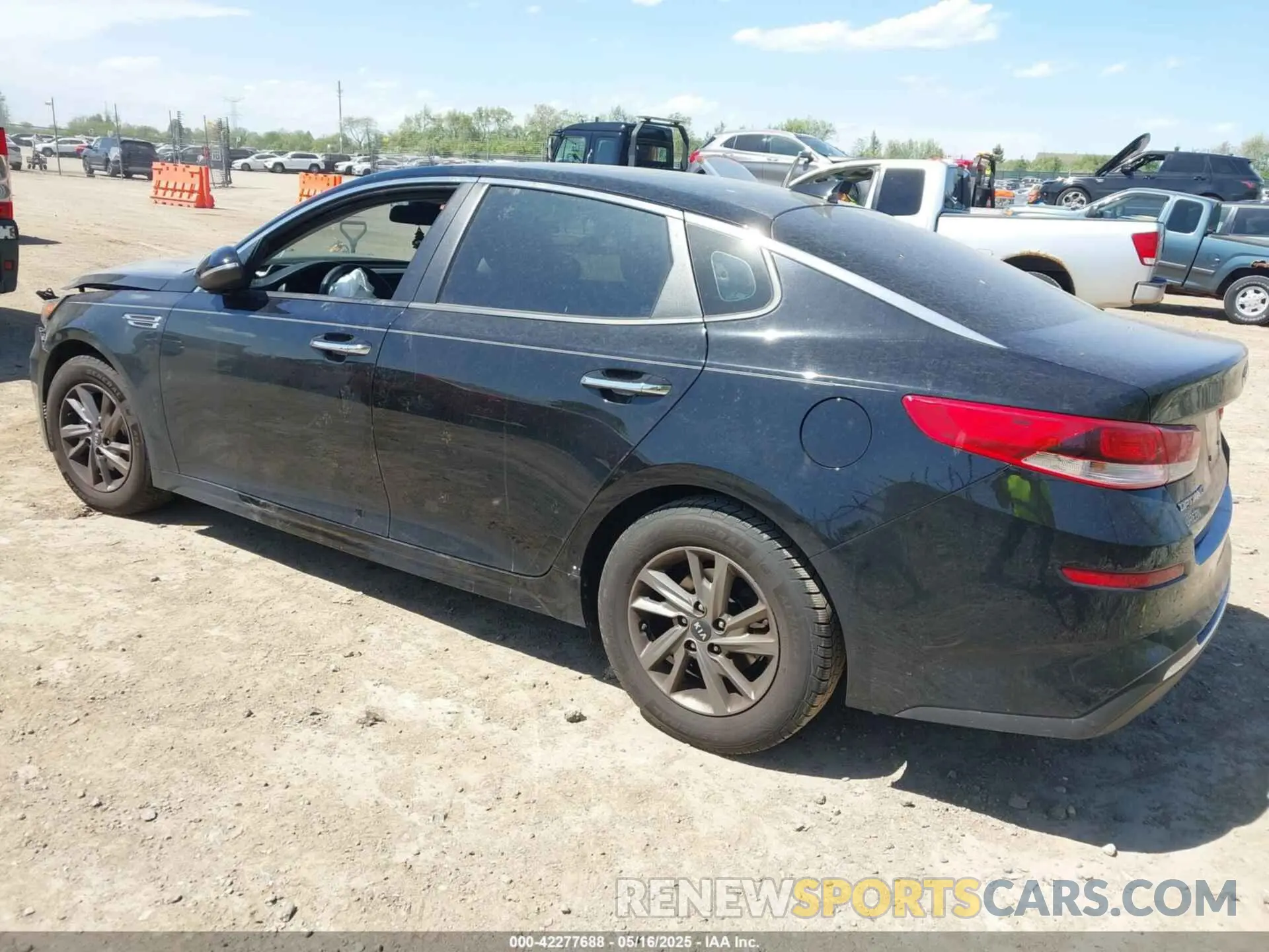 3 Photograph of a damaged car 5XXGT4L3XKG367735 KIA OPTIMA 2019