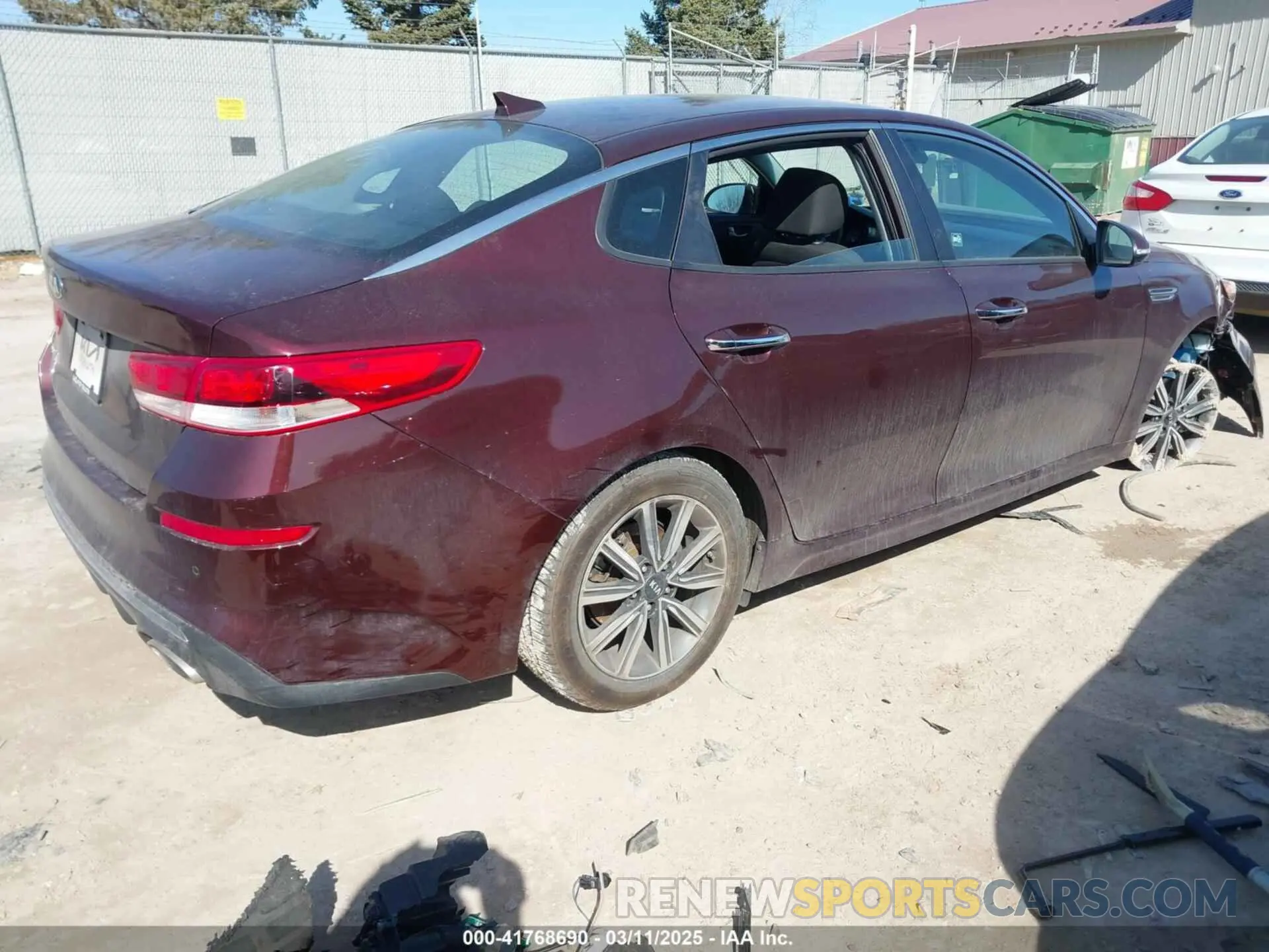 4 Photograph of a damaged car 5XXGT4L3XKG369534 KIA OPTIMA 2019