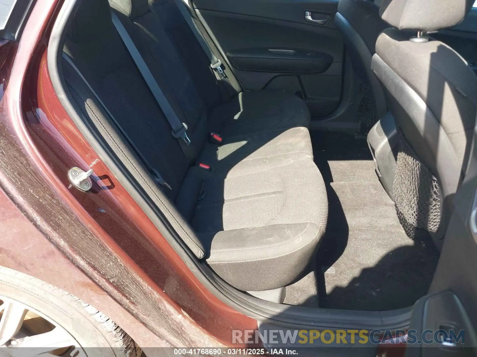 8 Photograph of a damaged car 5XXGT4L3XKG369534 KIA OPTIMA 2019