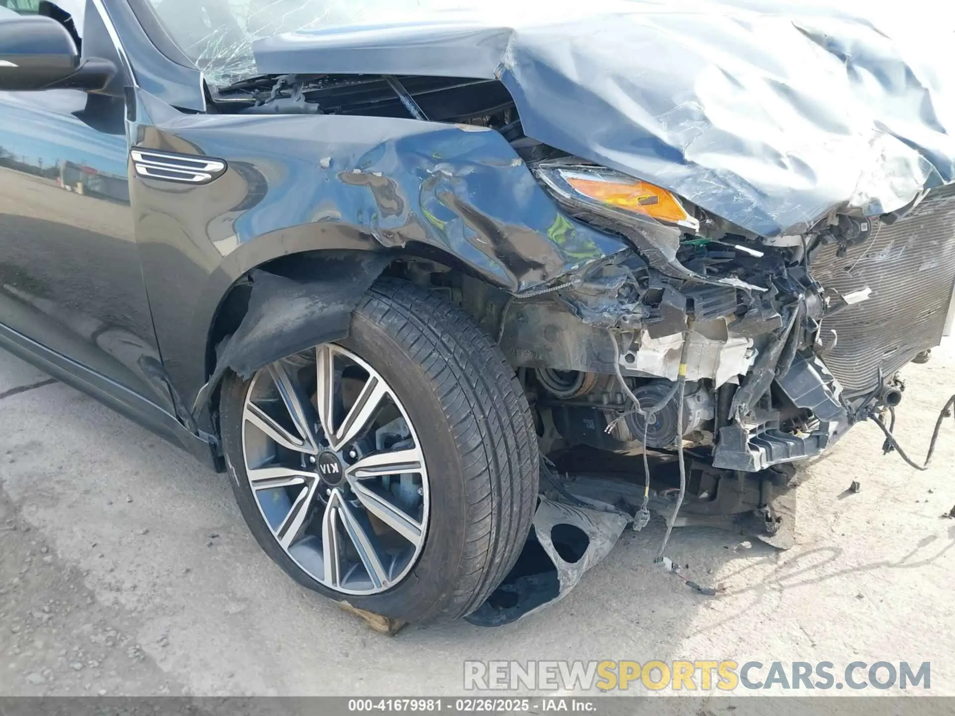 17 Photograph of a damaged car 5XXGT4L3XKG376676 KIA OPTIMA 2019