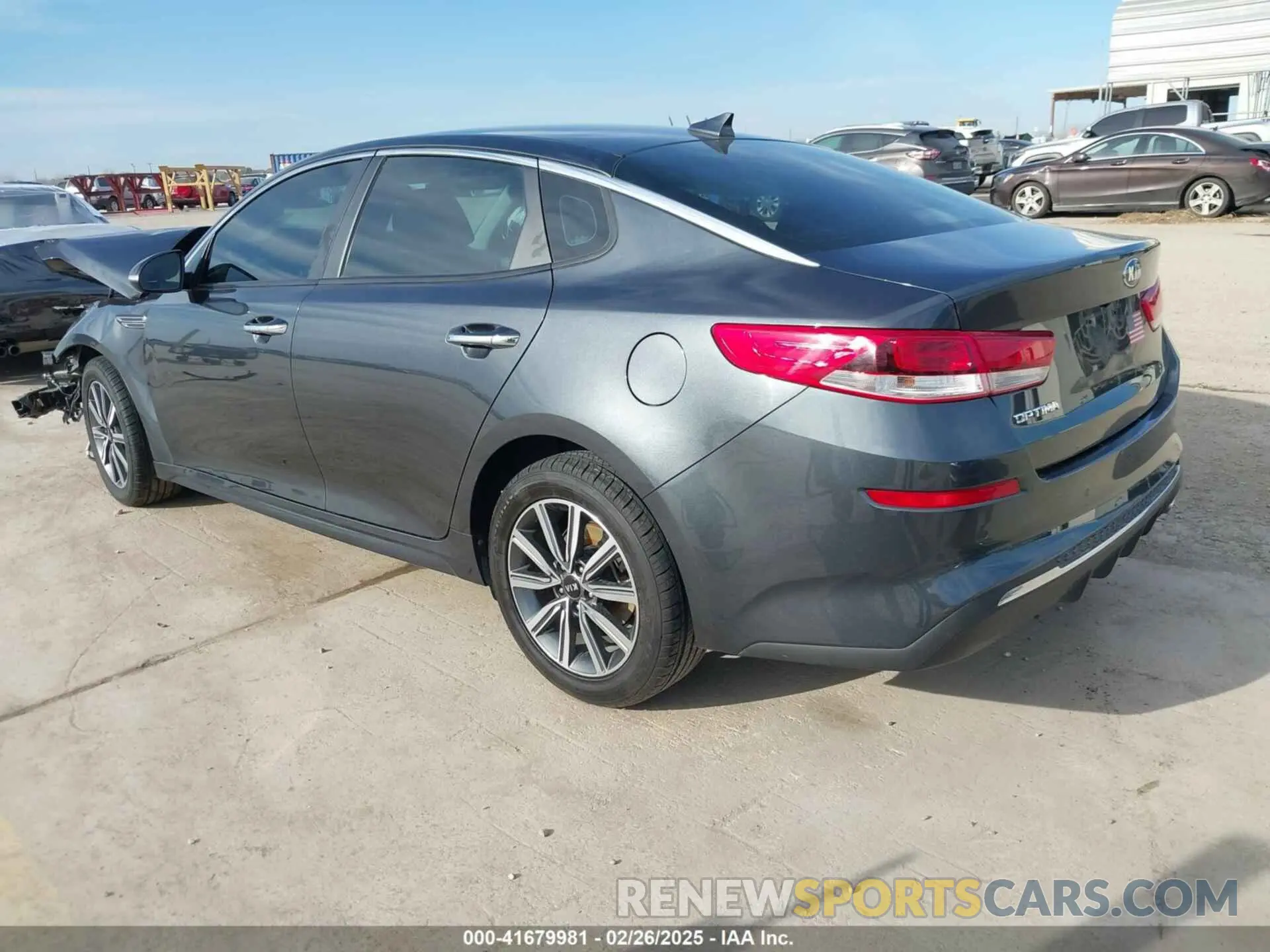 3 Photograph of a damaged car 5XXGT4L3XKG376676 KIA OPTIMA 2019