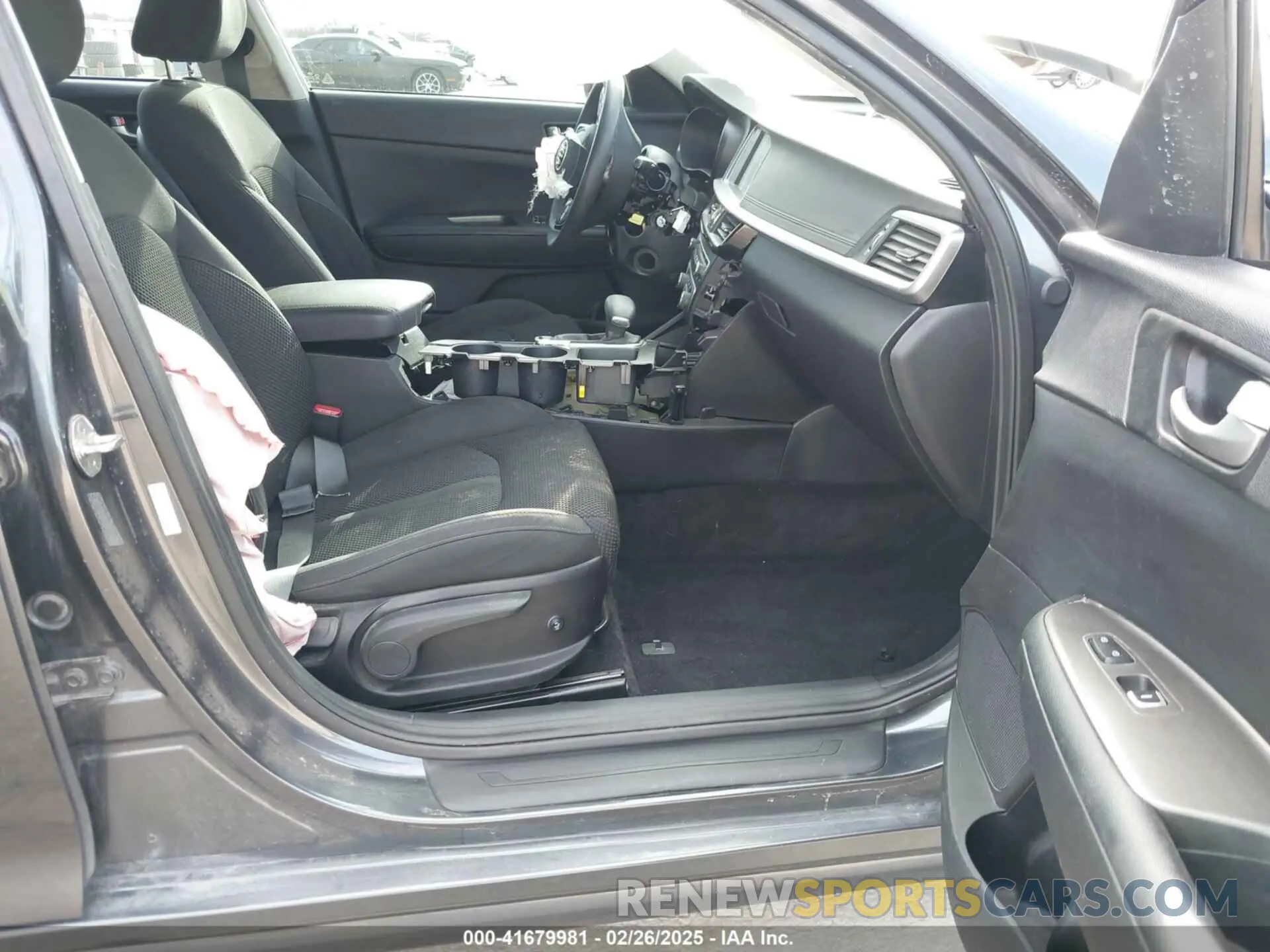 5 Photograph of a damaged car 5XXGT4L3XKG376676 KIA OPTIMA 2019