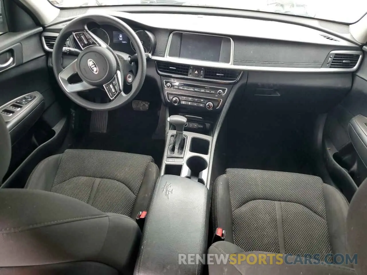 8 Photograph of a damaged car 5XXGT4L3XKG377567 KIA OPTIMA 2019