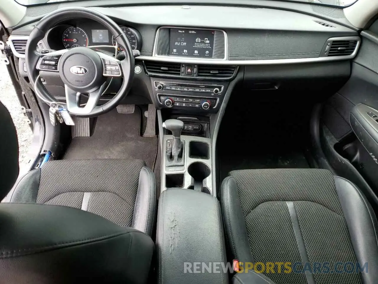 8 Photograph of a damaged car 5XXGT4L3XKG379089 KIA OPTIMA 2019