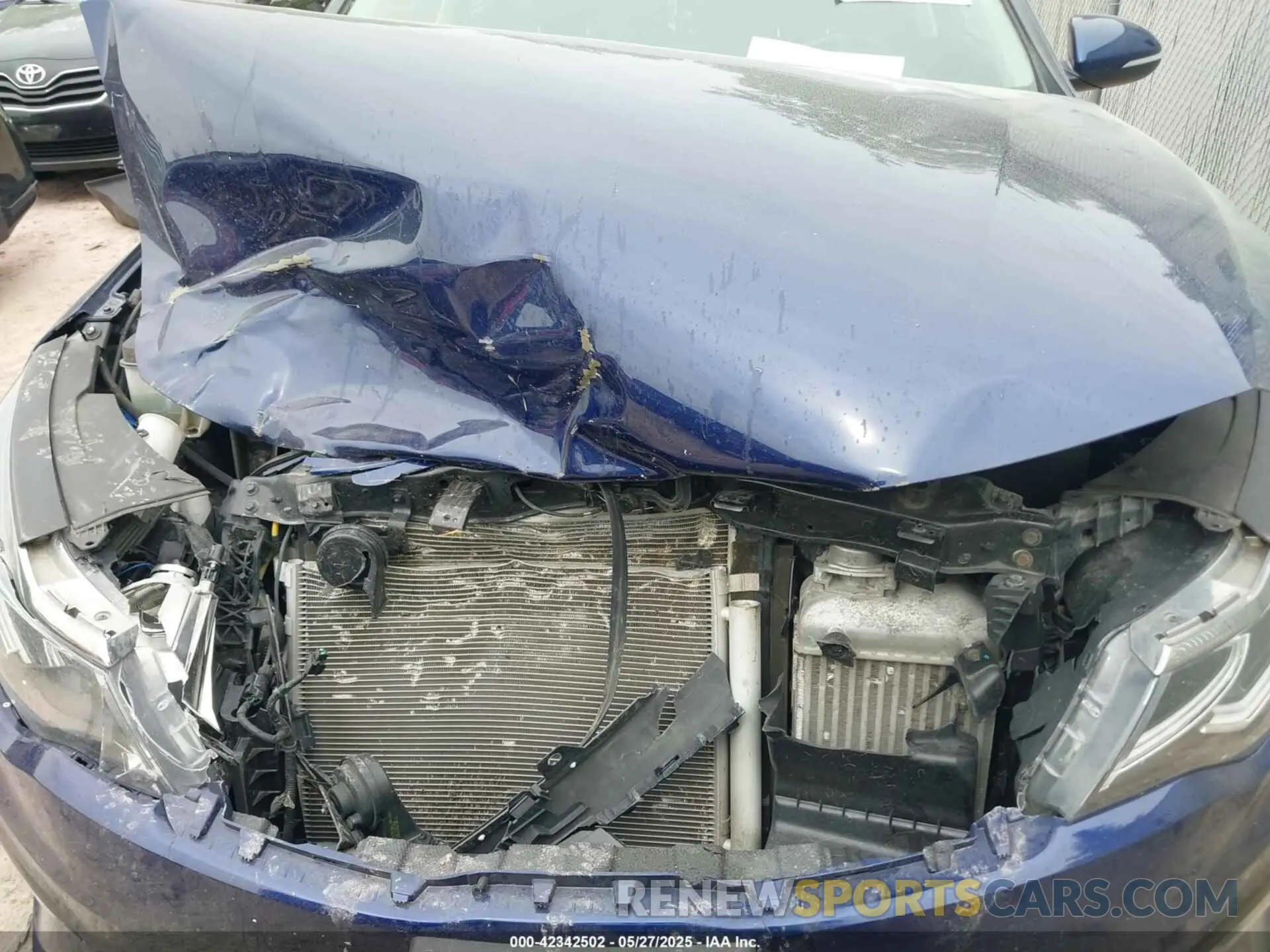 10 Photograph of a damaged car 5XXGU4L11KG301909 KIA OPTIMA 2019