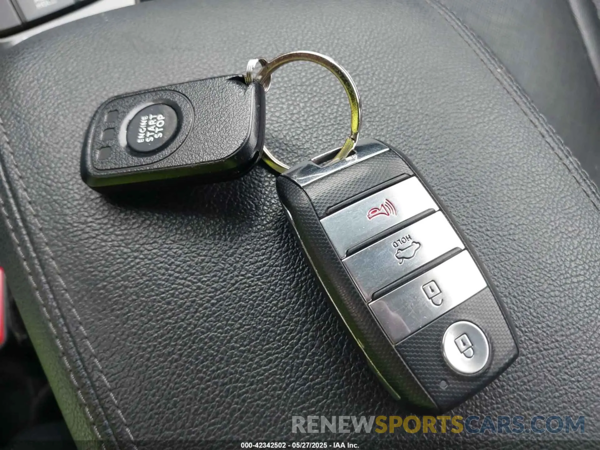 11 Photograph of a damaged car 5XXGU4L11KG301909 KIA OPTIMA 2019
