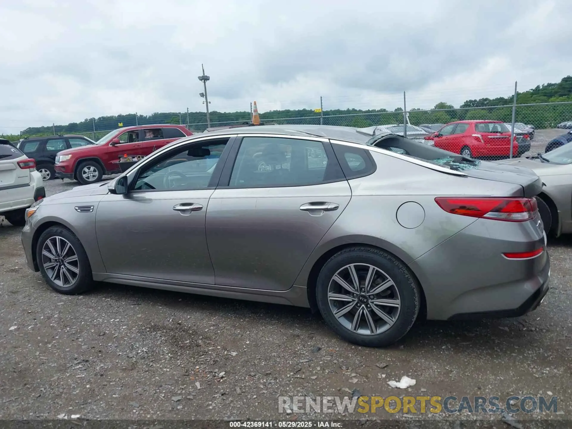 14 Photograph of a damaged car 5XXGU4L13KG286099 KIA OPTIMA 2019