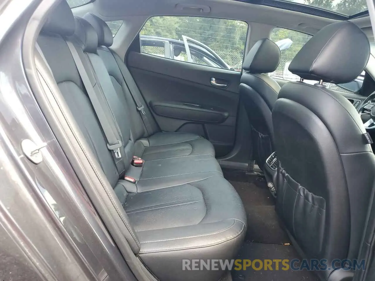 10 Photograph of a damaged car 5XXGU4L13KG310207 KIA OPTIMA 2019