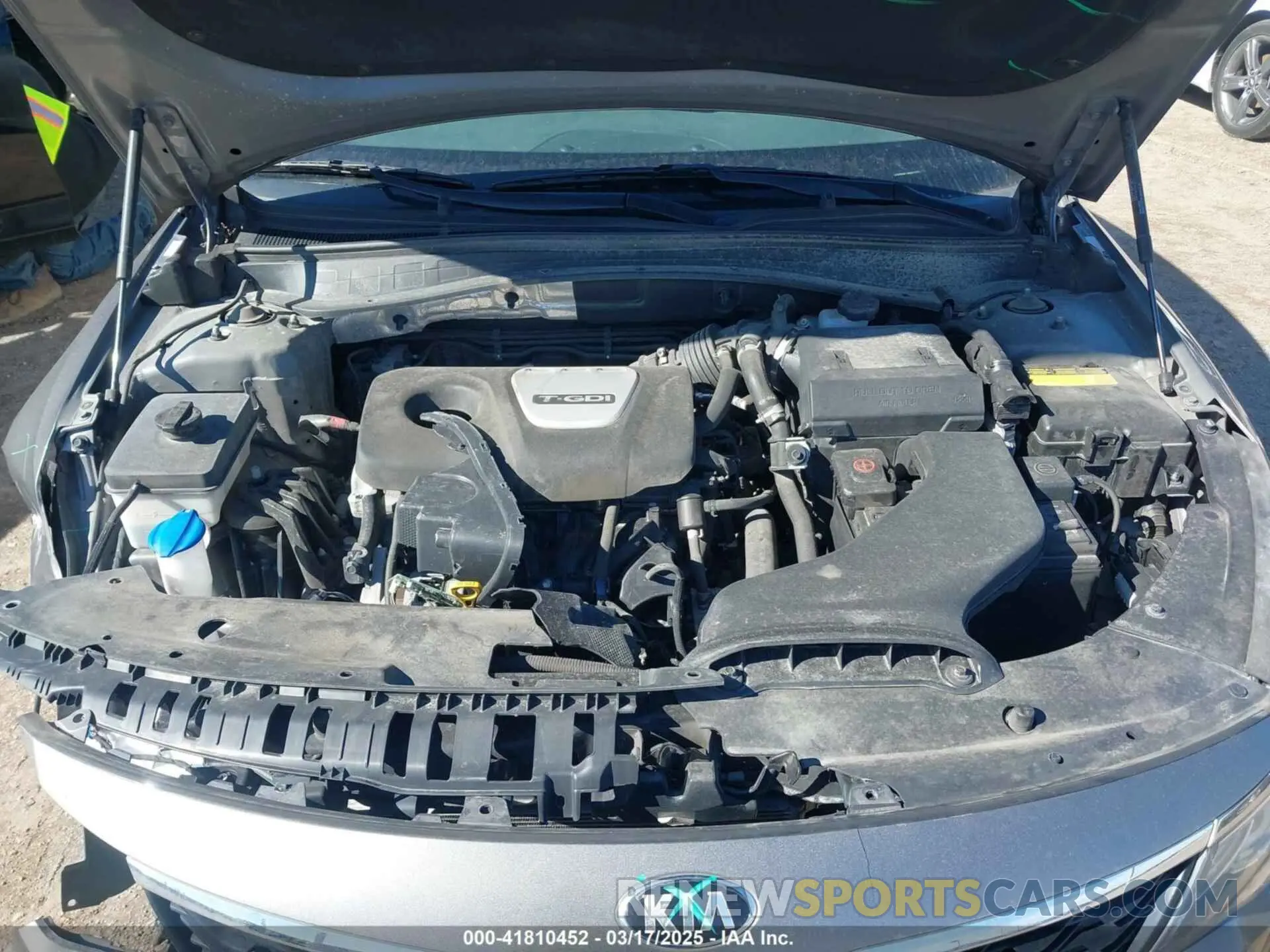 10 Photograph of a damaged car 5XXGU4L13KG313771 KIA OPTIMA 2019