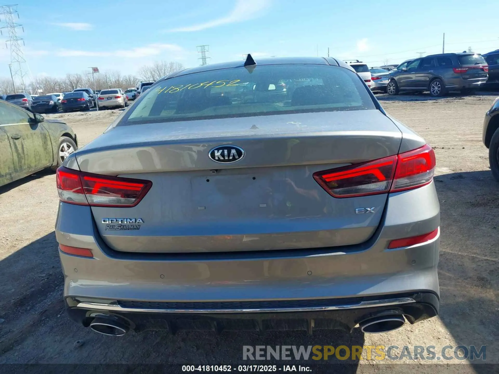 16 Photograph of a damaged car 5XXGU4L13KG313771 KIA OPTIMA 2019