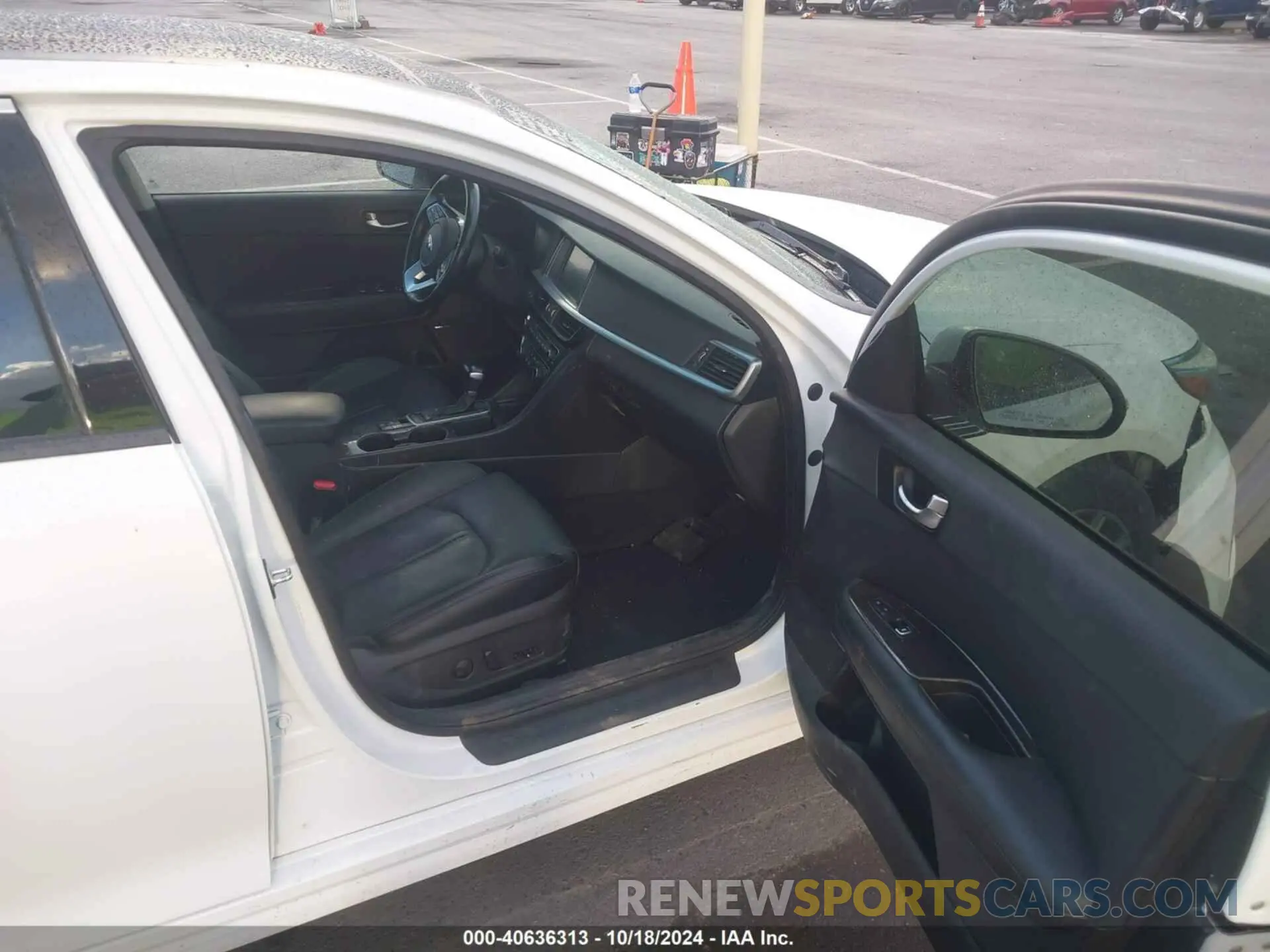 5 Photograph of a damaged car 5XXGU4L14KG302388 KIA OPTIMA 2019