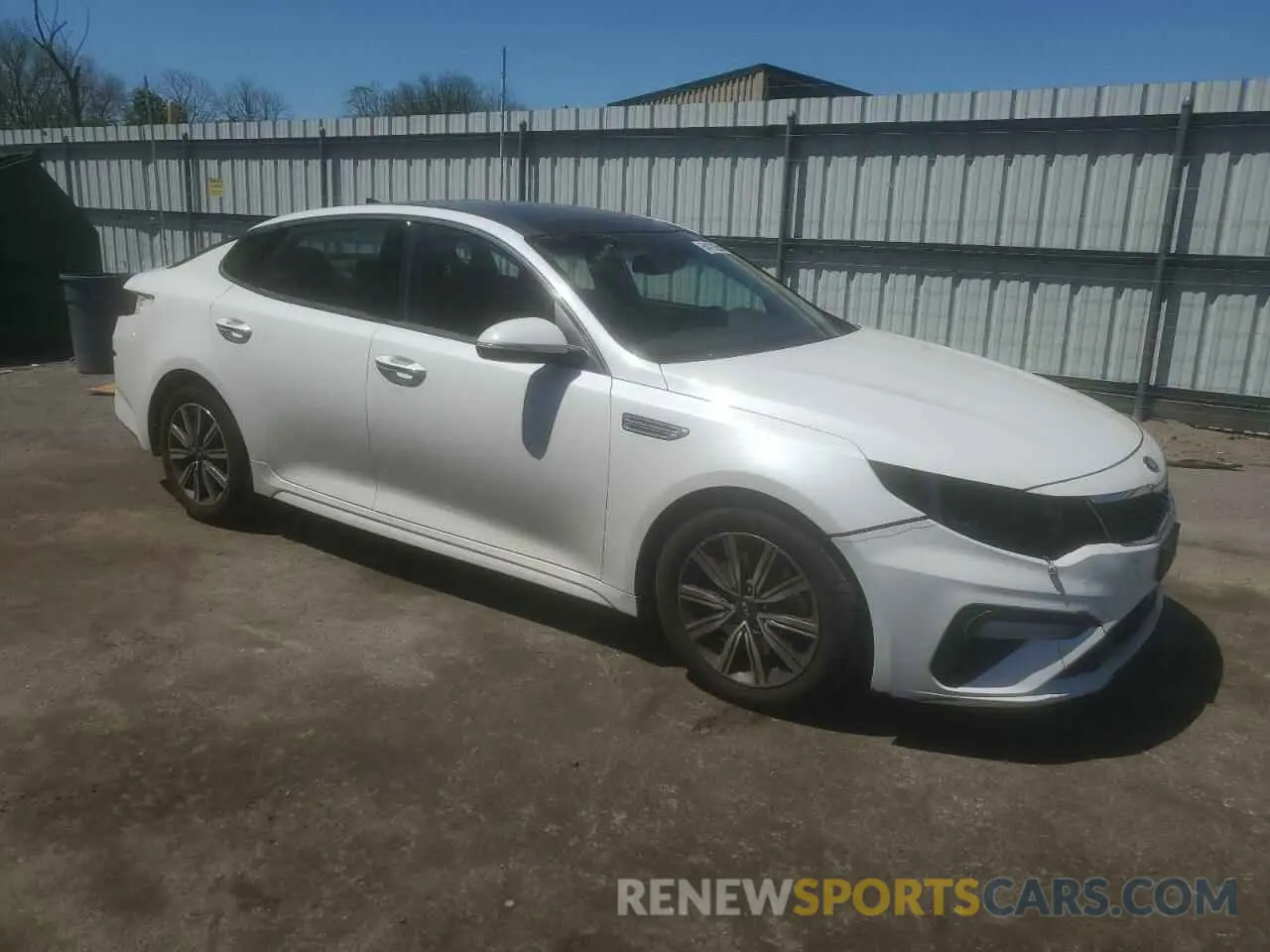4 Photograph of a damaged car 5XXGU4L14KG368472 KIA OPTIMA 2019
