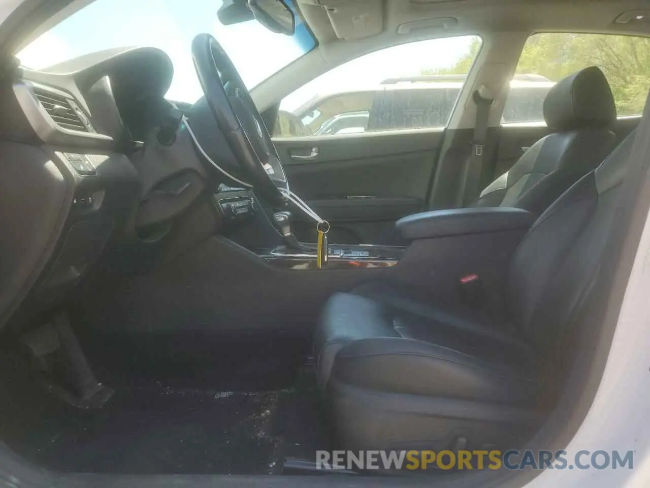 7 Photograph of a damaged car 5XXGU4L14KG368472 KIA OPTIMA 2019