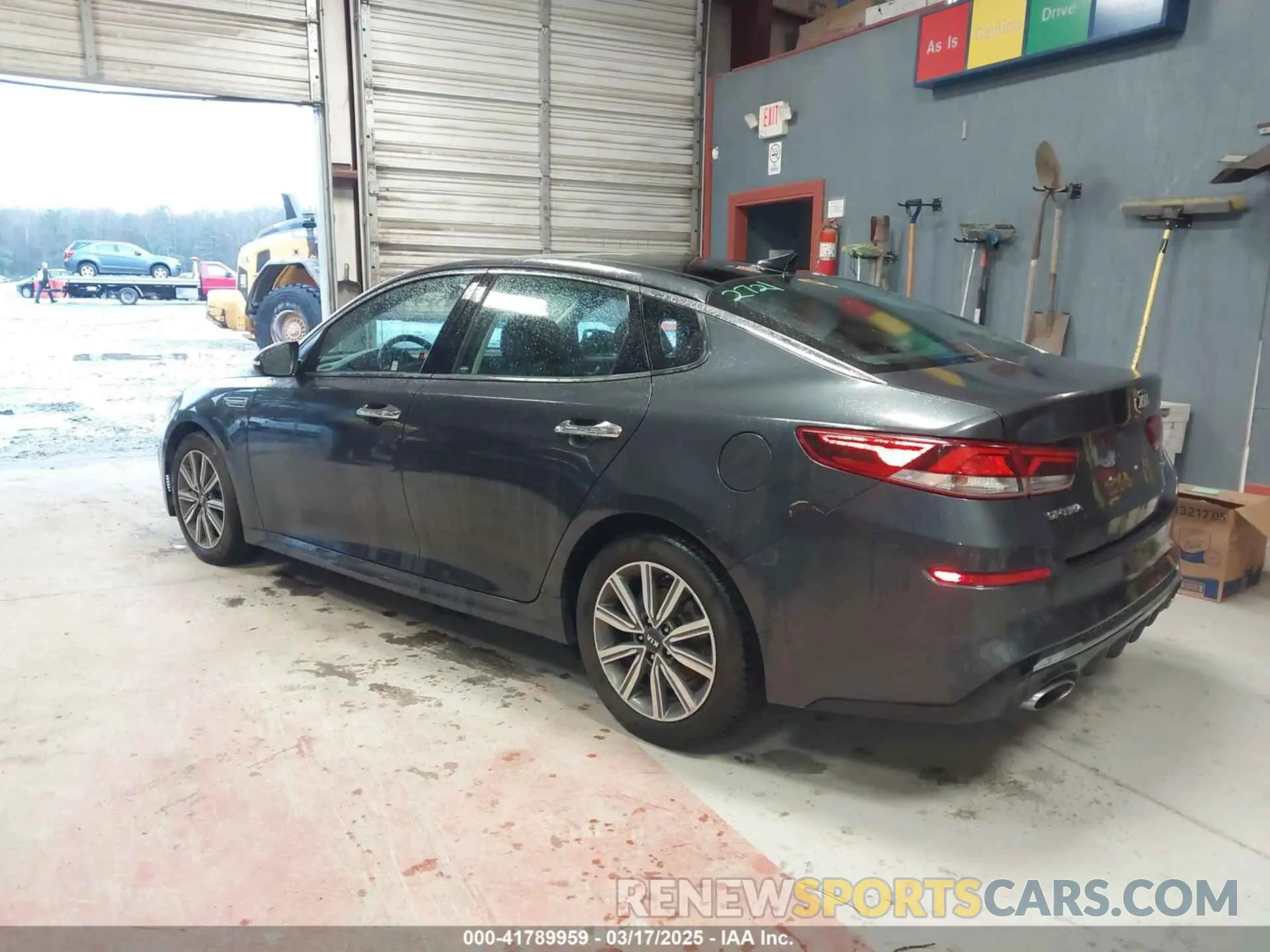 3 Photograph of a damaged car 5XXGU4L15KG298304 KIA OPTIMA 2019