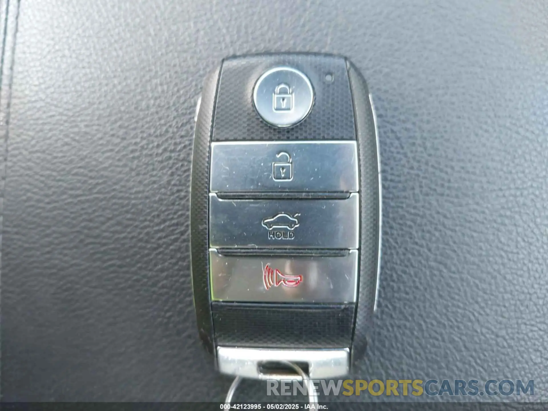 11 Photograph of a damaged car 5XXGU4L15KG318728 KIA OPTIMA 2019