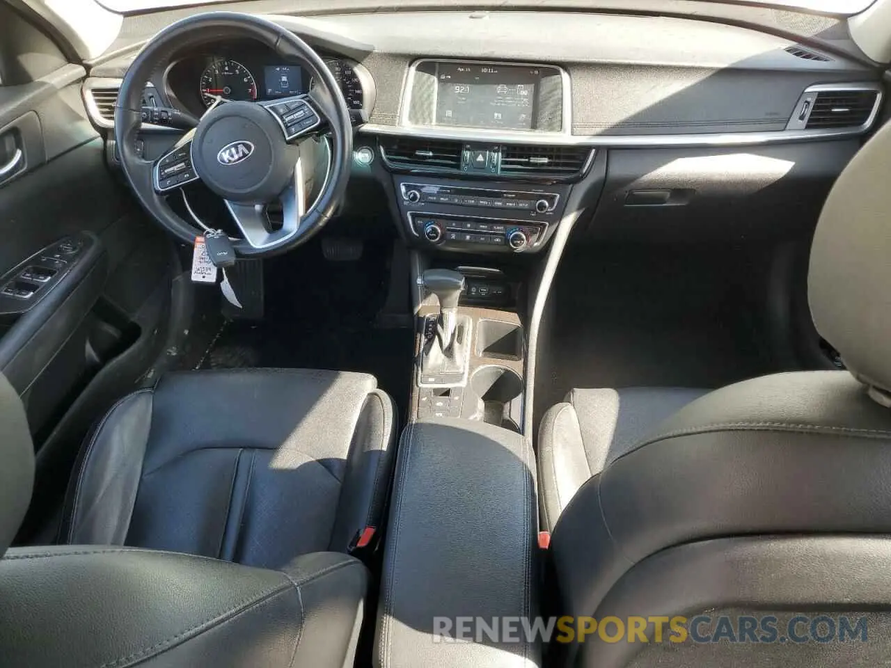 8 Photograph of a damaged car 5XXGU4L15KG367539 KIA OPTIMA 2019
