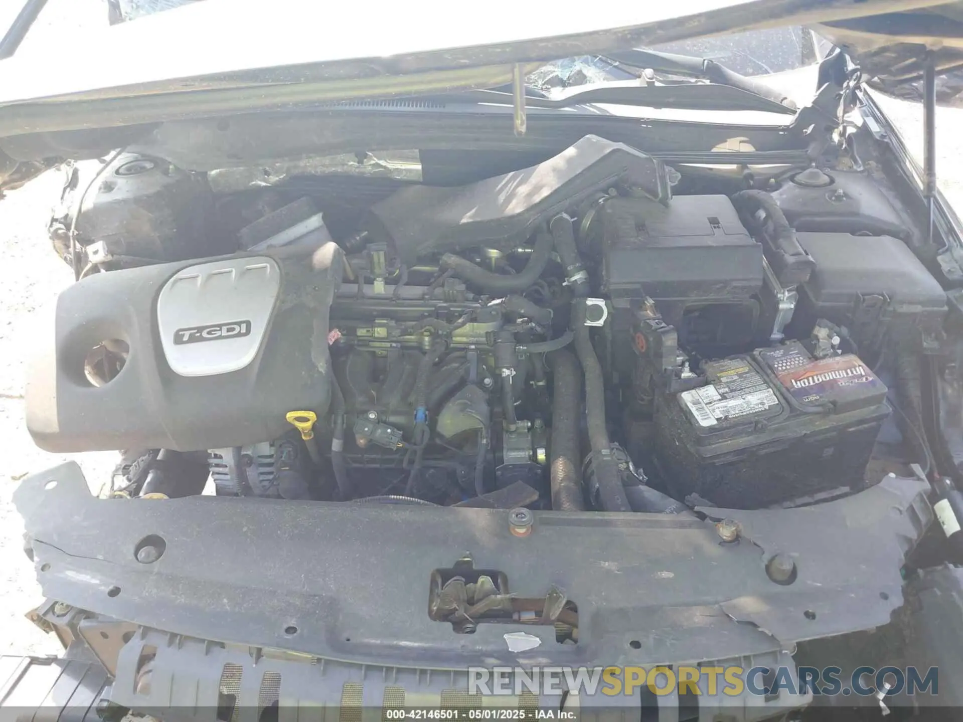 10 Photograph of a damaged car 5XXGU4L17KG323378 KIA OPTIMA 2019
