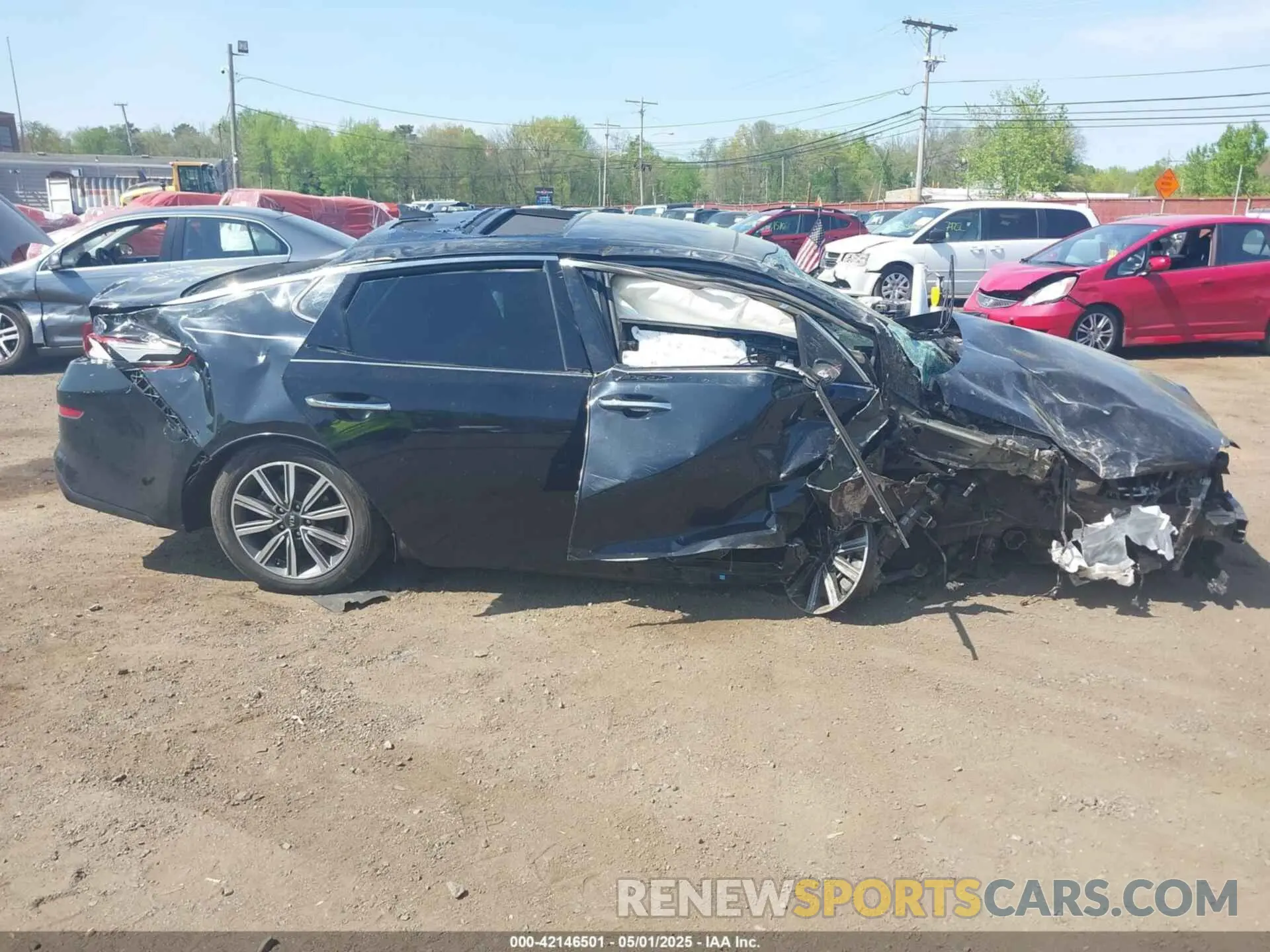 12 Photograph of a damaged car 5XXGU4L17KG323378 KIA OPTIMA 2019