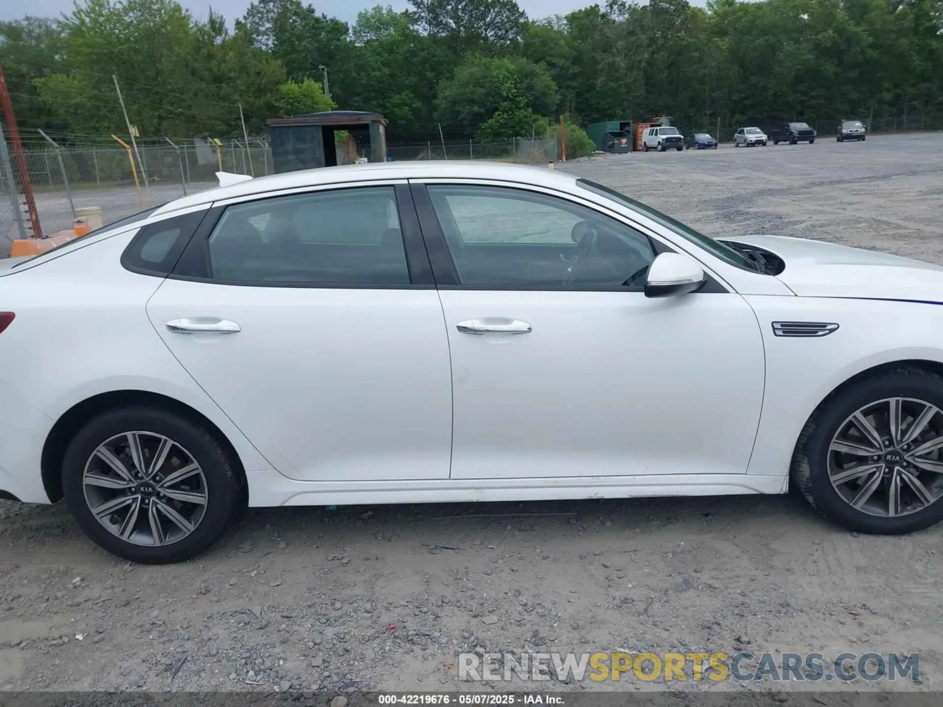 13 Photograph of a damaged car 5XXGU4L18KG286177 KIA OPTIMA 2019