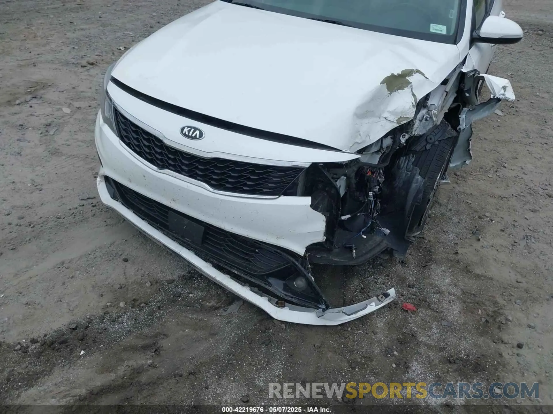 6 Photograph of a damaged car 5XXGU4L18KG286177 KIA OPTIMA 2019