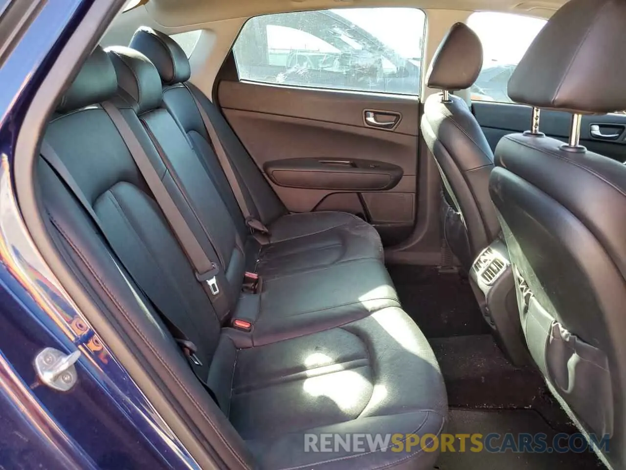 10 Photograph of a damaged car 5XXGU4L18KG292402 KIA OPTIMA 2019