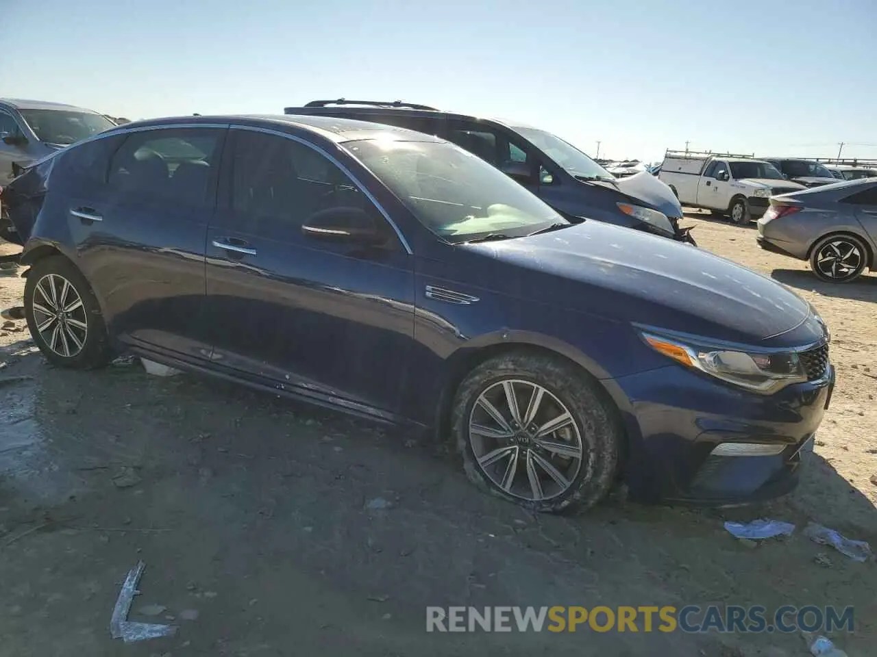 4 Photograph of a damaged car 5XXGU4L18KG292402 KIA OPTIMA 2019