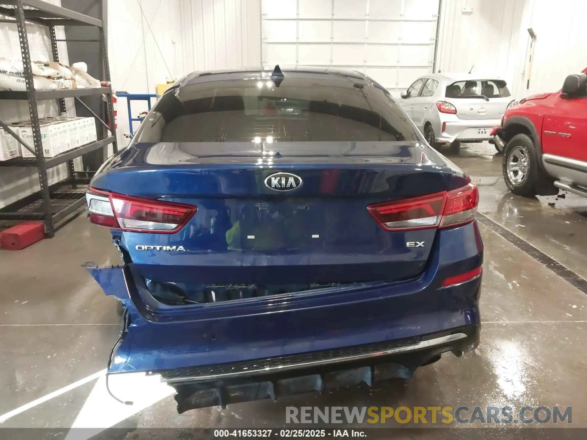 16 Photograph of a damaged car 5XXGU4L19KG285328 KIA OPTIMA 2019