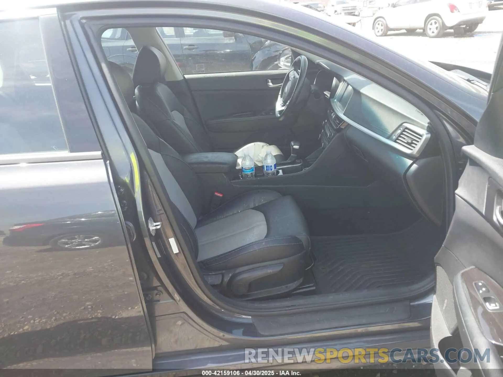 5 Photograph of a damaged car 5XXGU4L19KG307229 KIA OPTIMA 2019