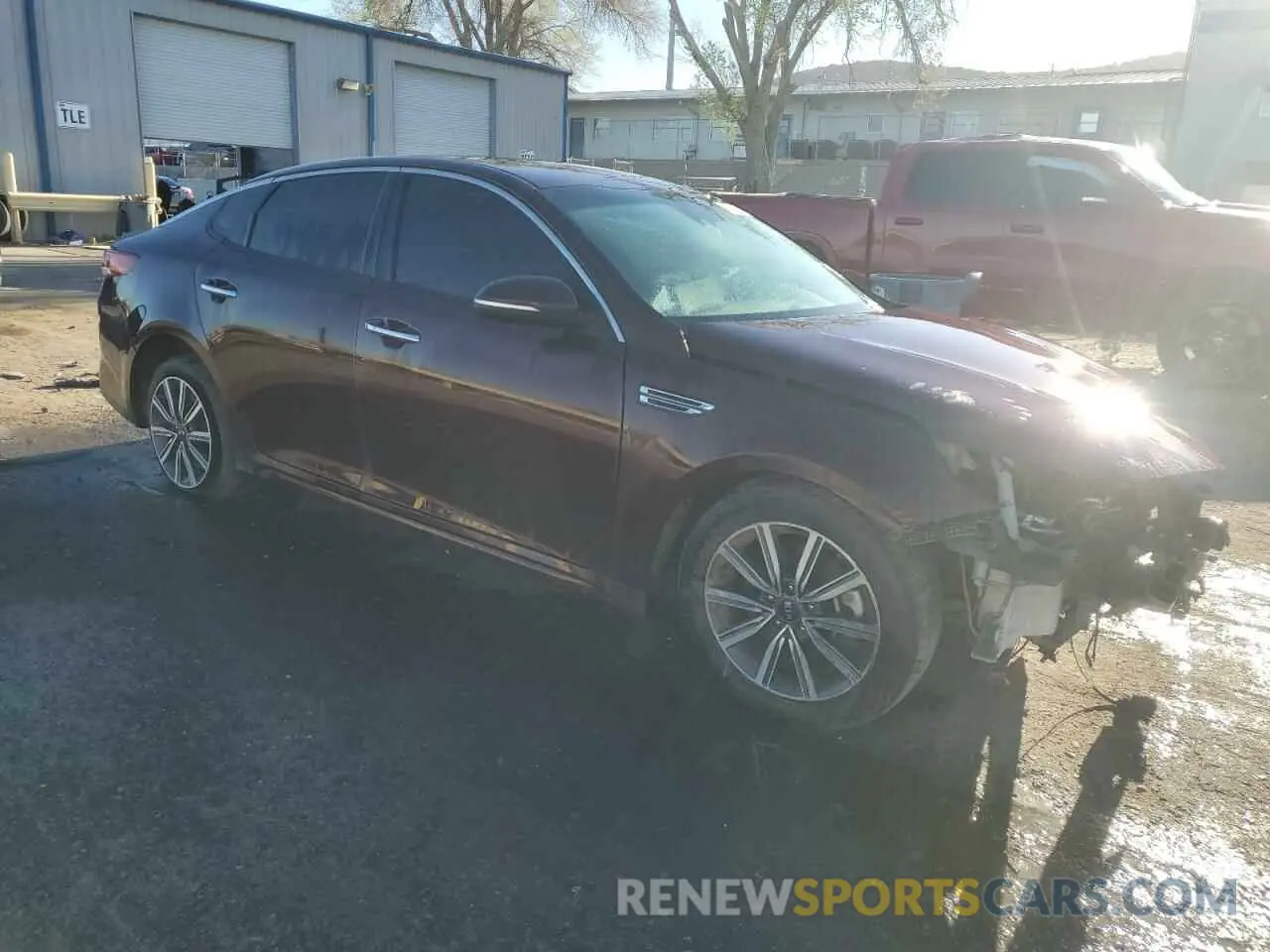 4 Photograph of a damaged car 5XXGU4L19KG318361 KIA OPTIMA 2019