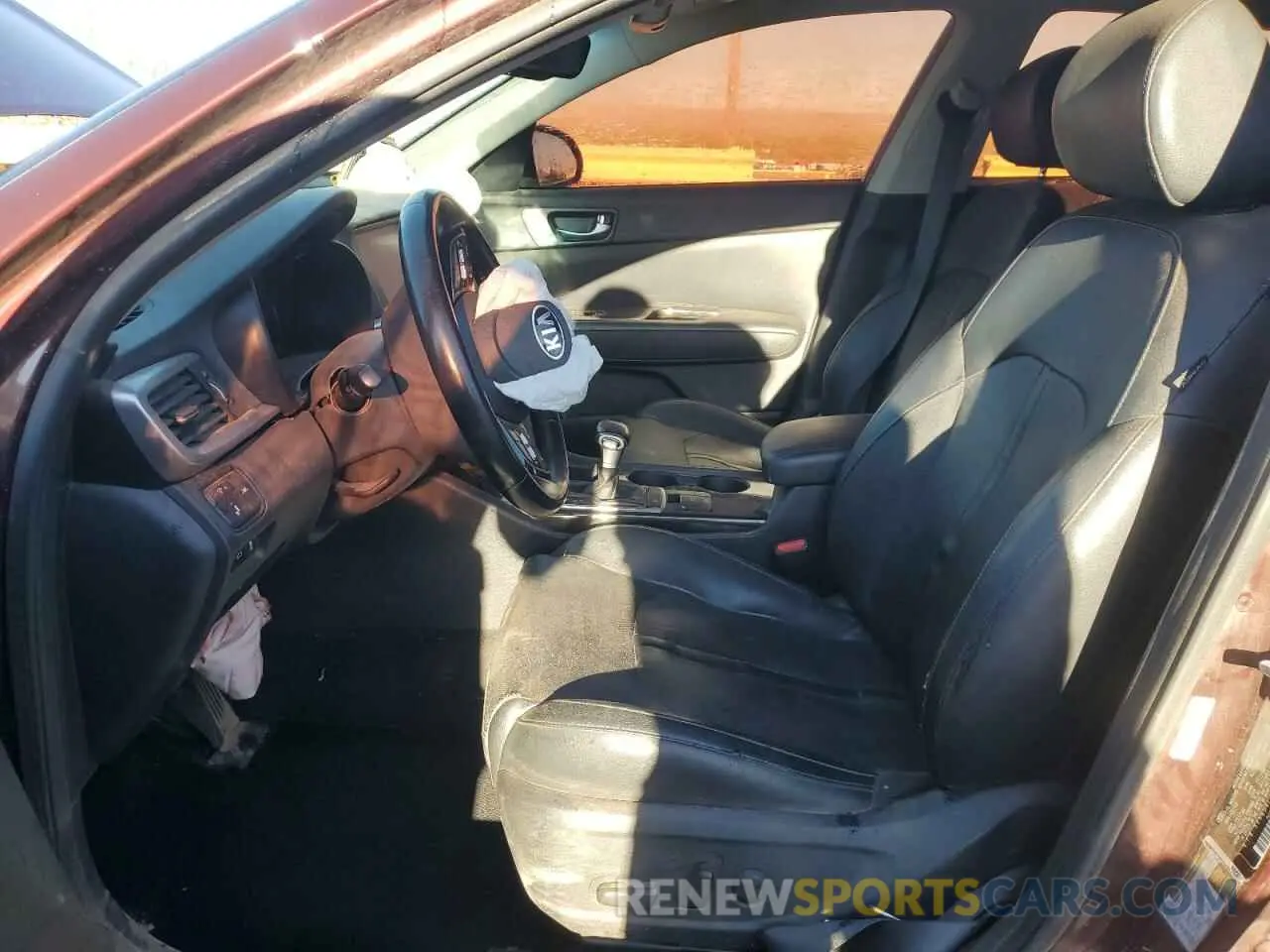 7 Photograph of a damaged car 5XXGU4L19KG318361 KIA OPTIMA 2019